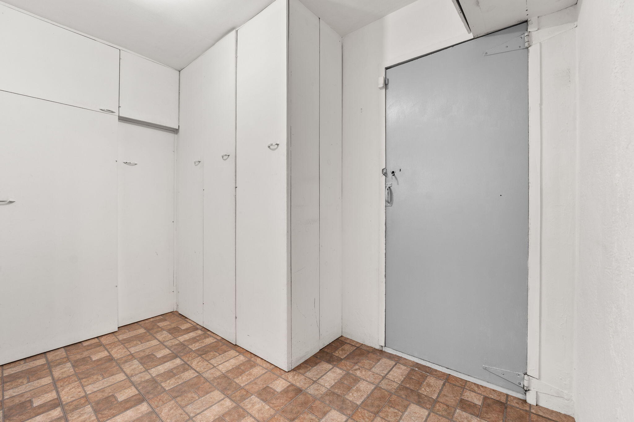 2325 ELIZABETH Street NE