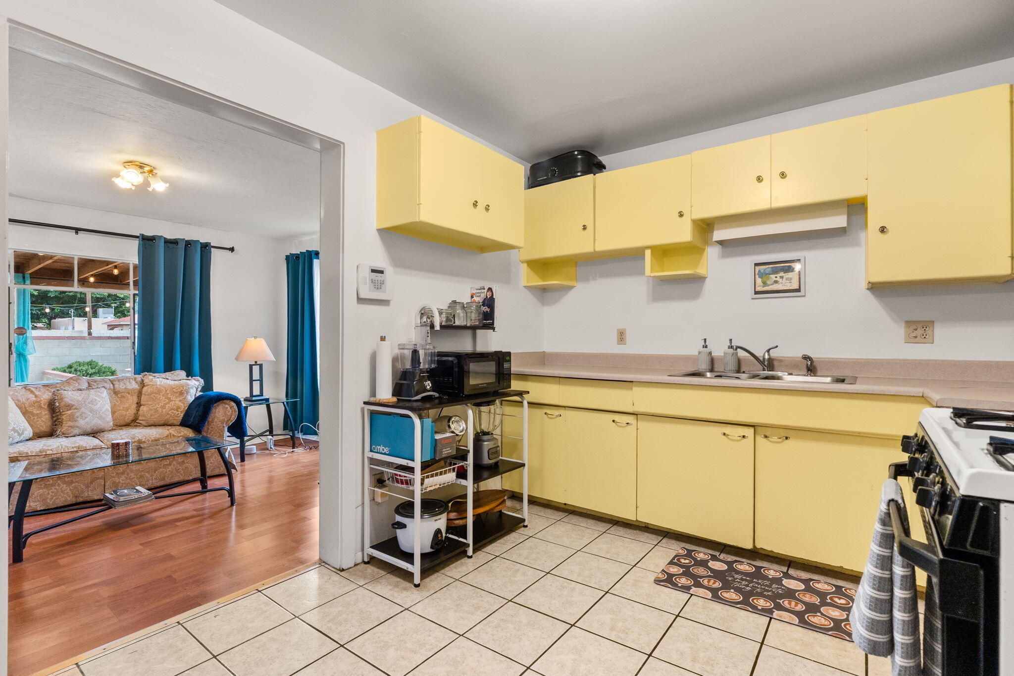 2325 ELIZABETH Street NE