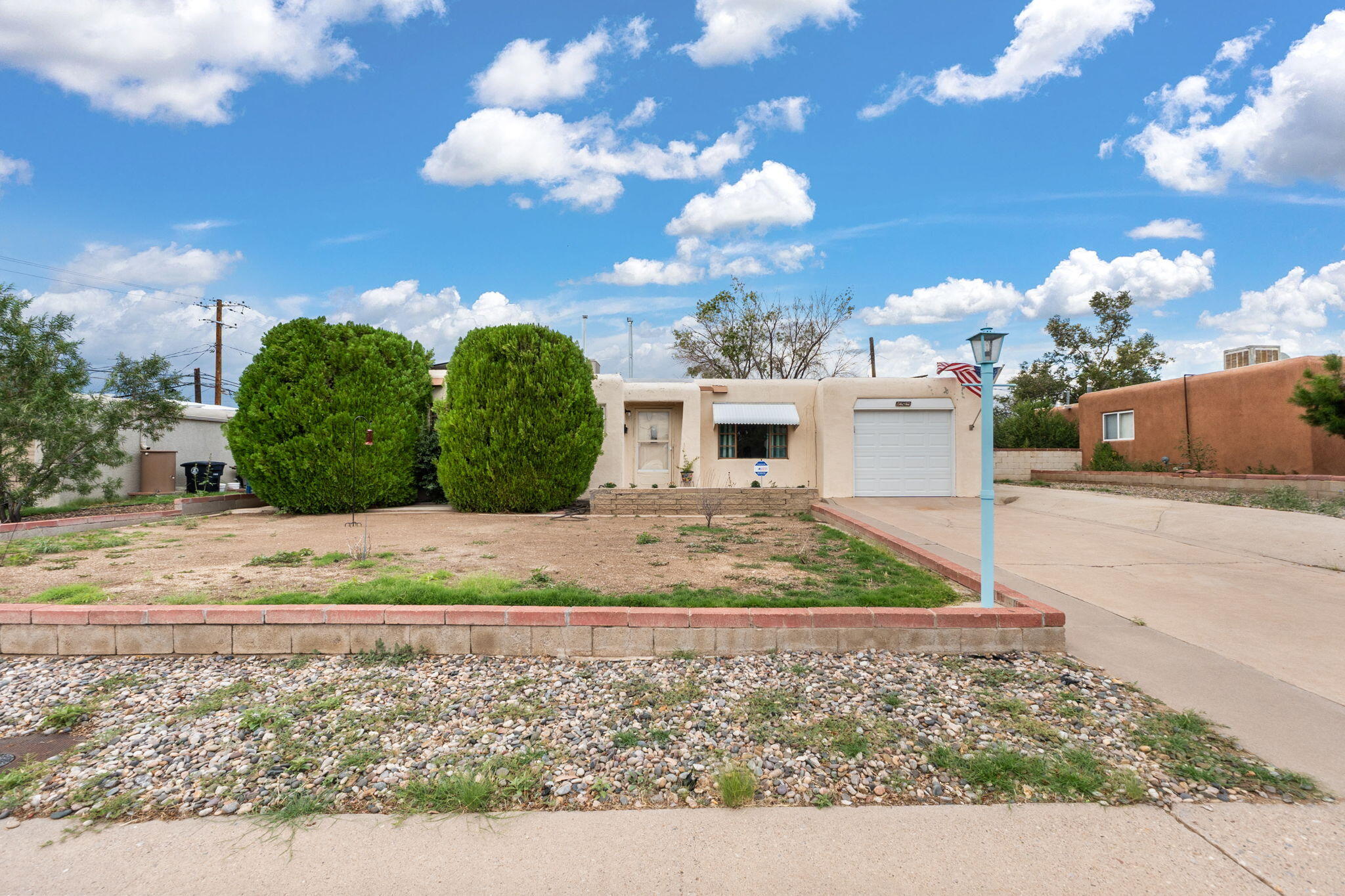 2325 ELIZABETH Street NE