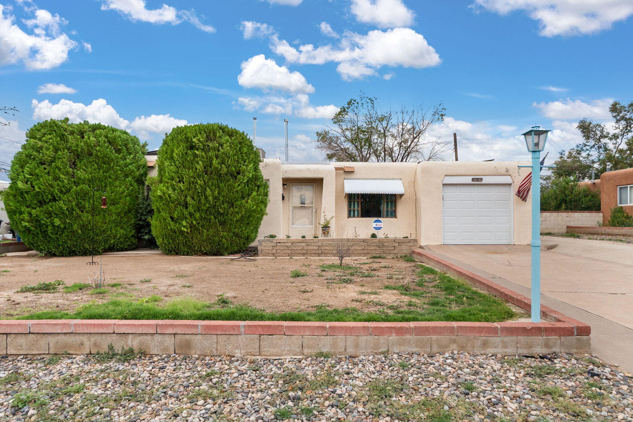 2325 ELIZABETH Street NE