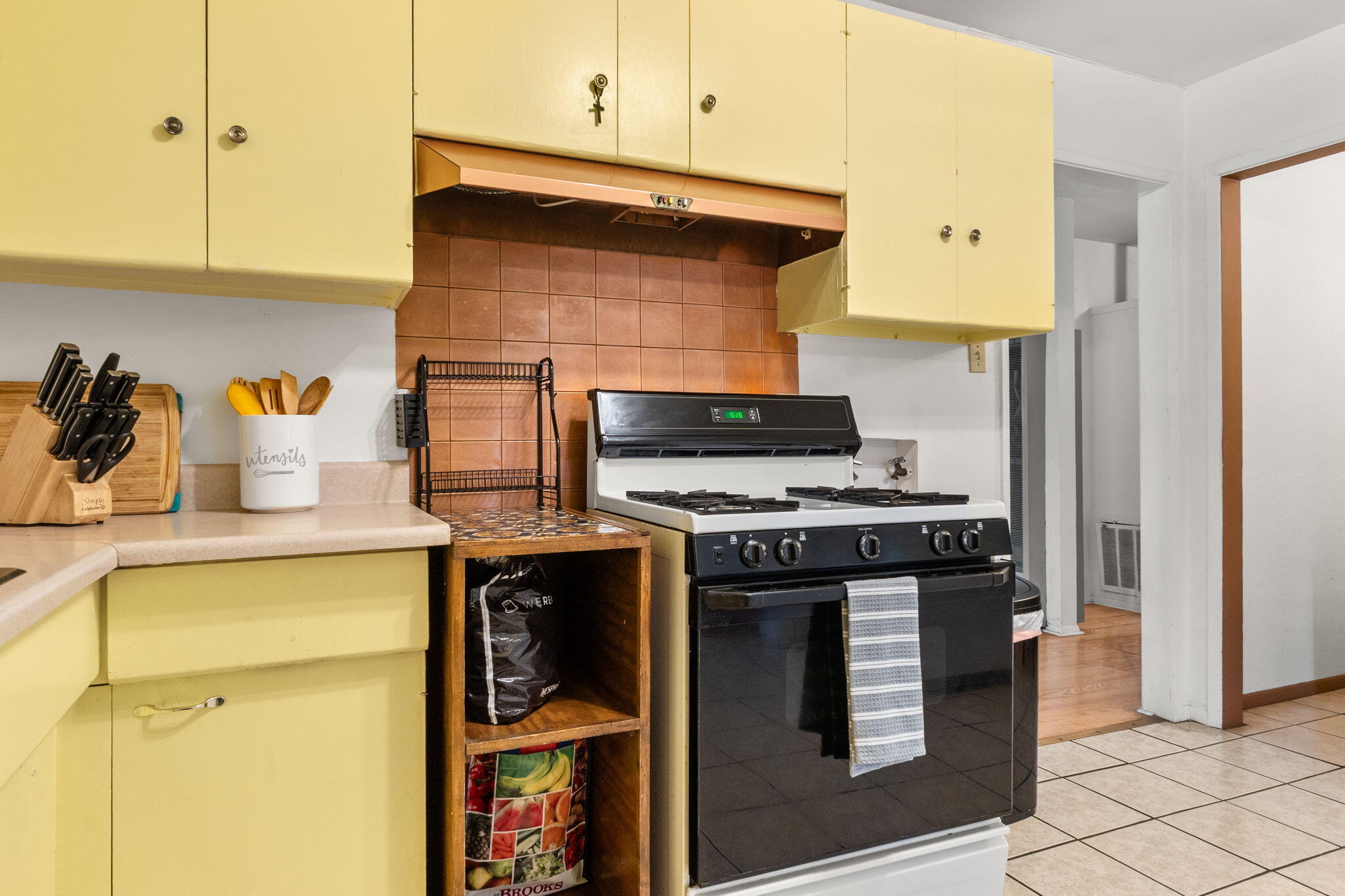 2325 ELIZABETH Street NE