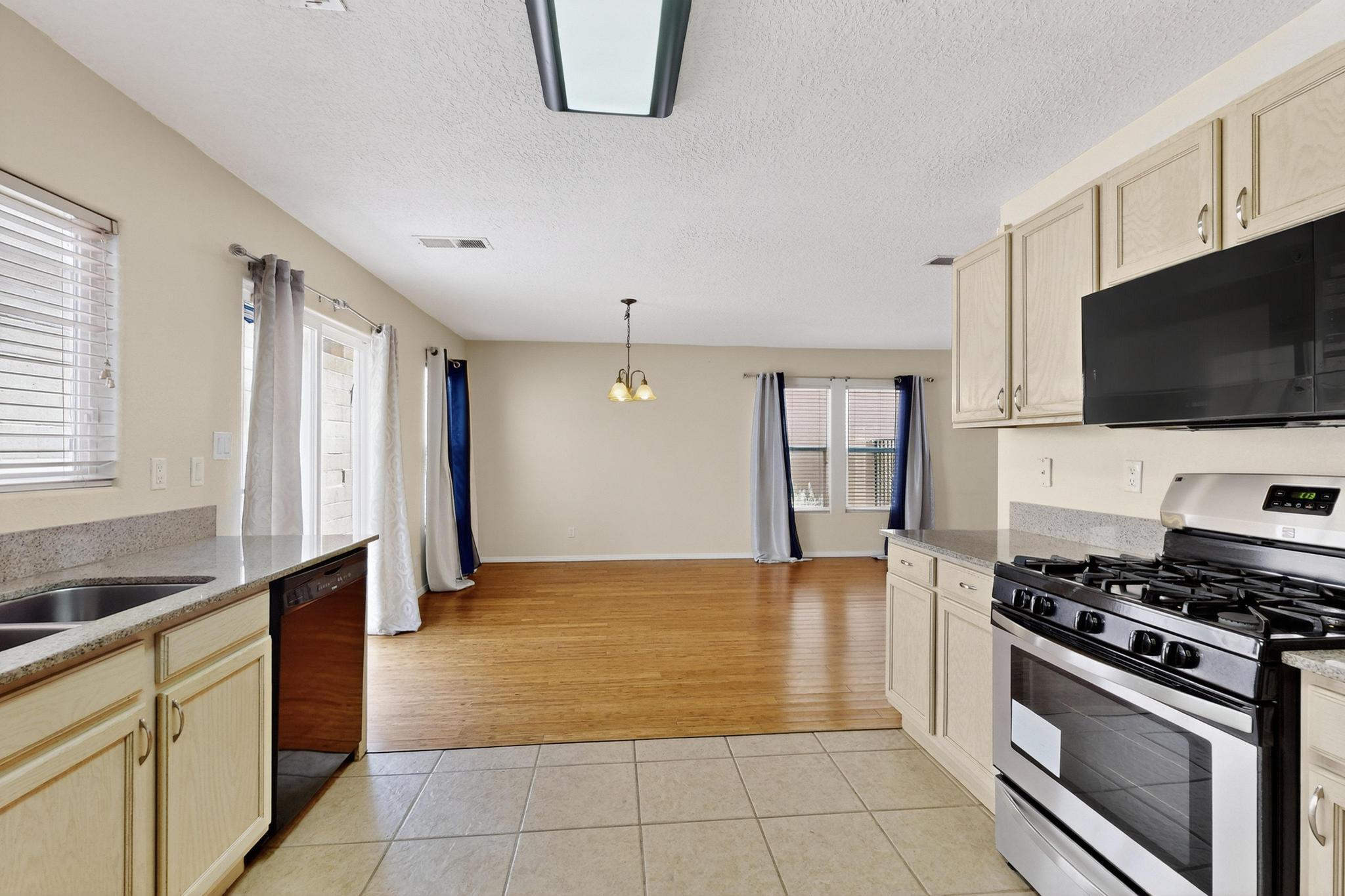 12509 MONGOLLOW Way NE