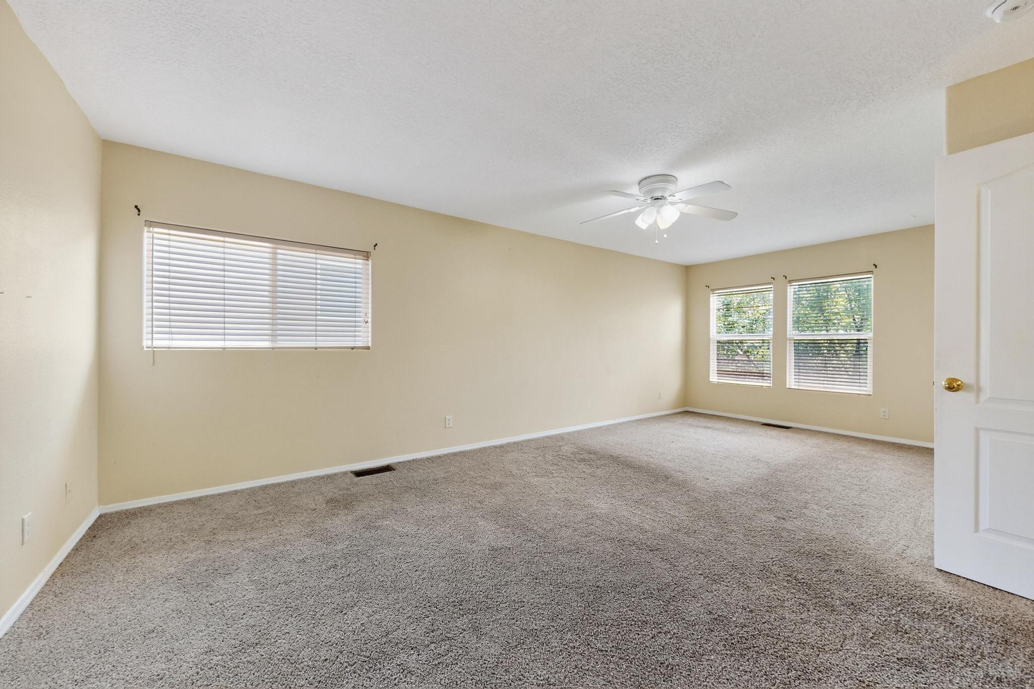 12509 MONGOLLOW Way NE