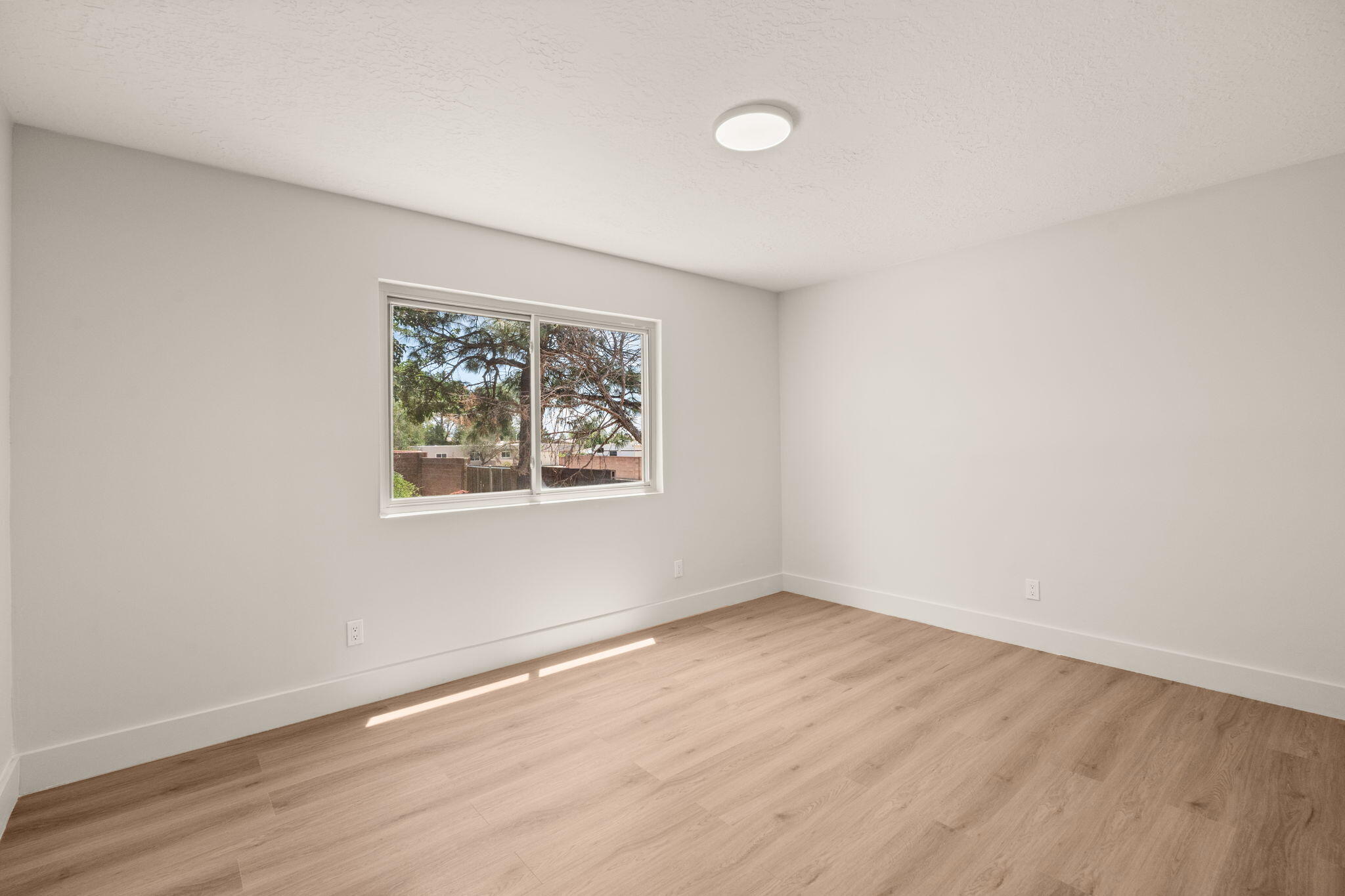 9400 ADMIRAL LOWELL Avenue NE