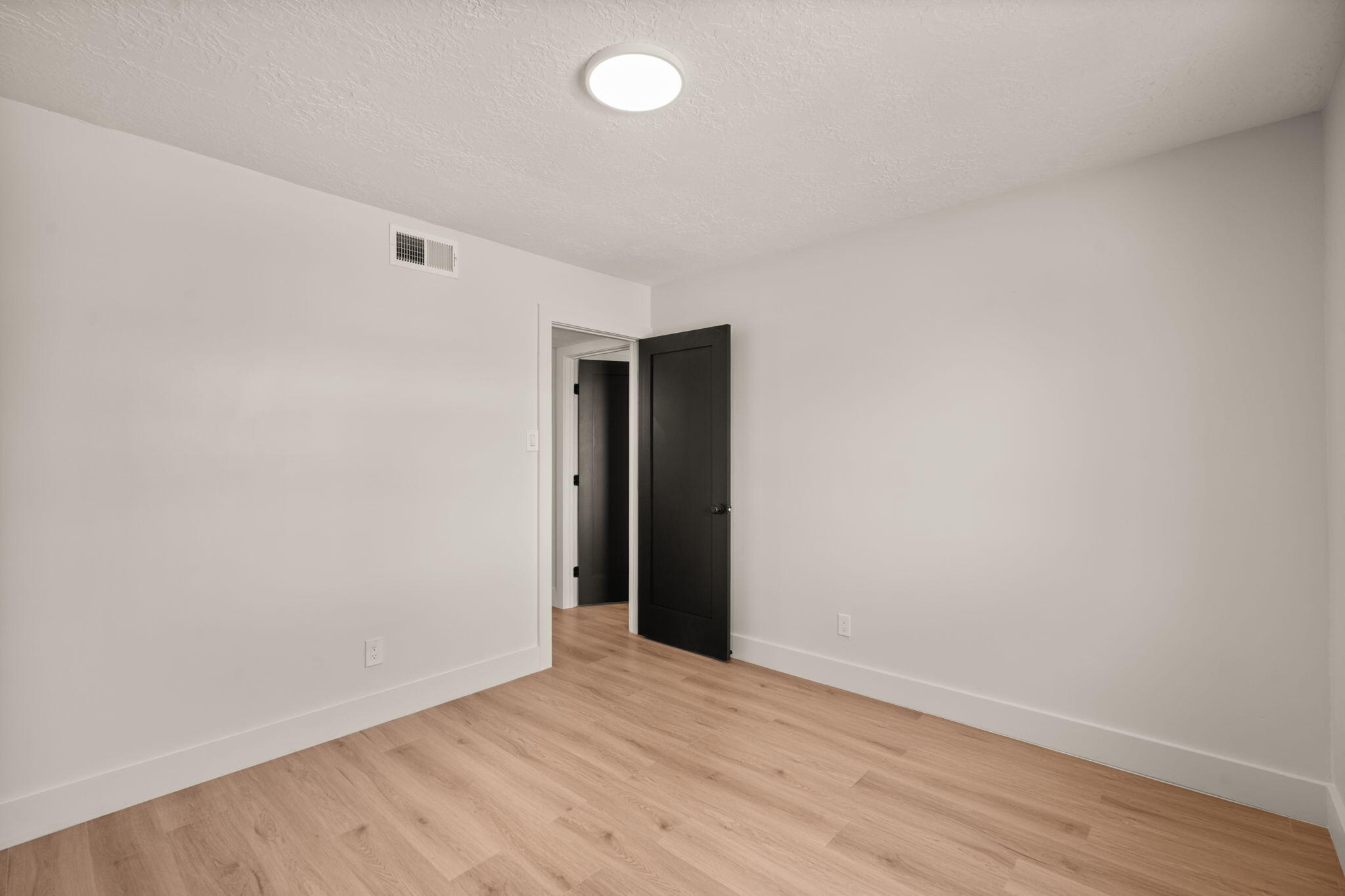 9400 ADMIRAL LOWELL Avenue NE