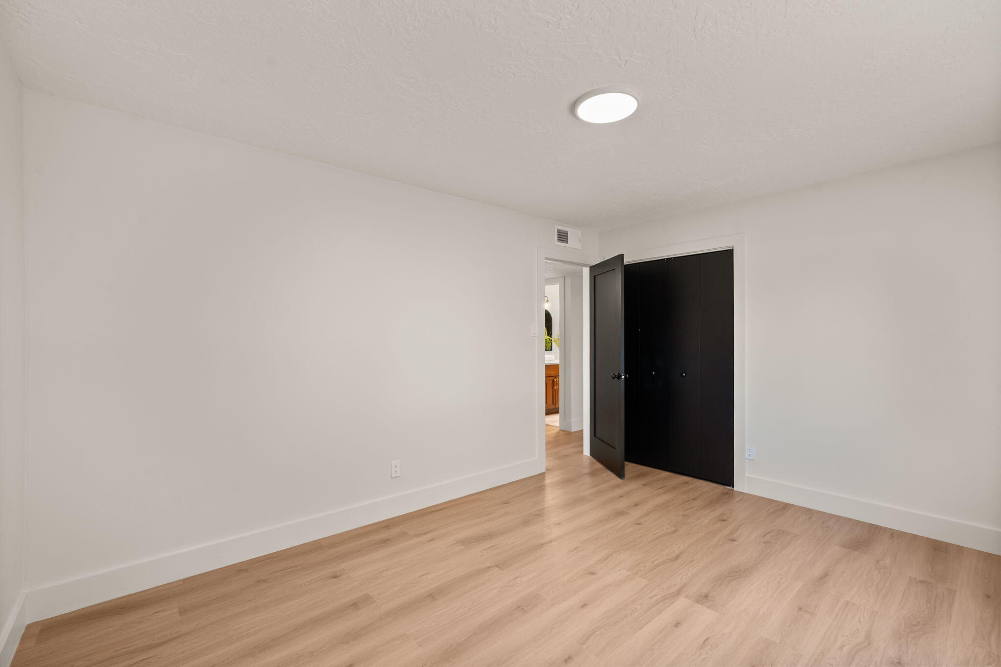 9400 ADMIRAL LOWELL Avenue NE