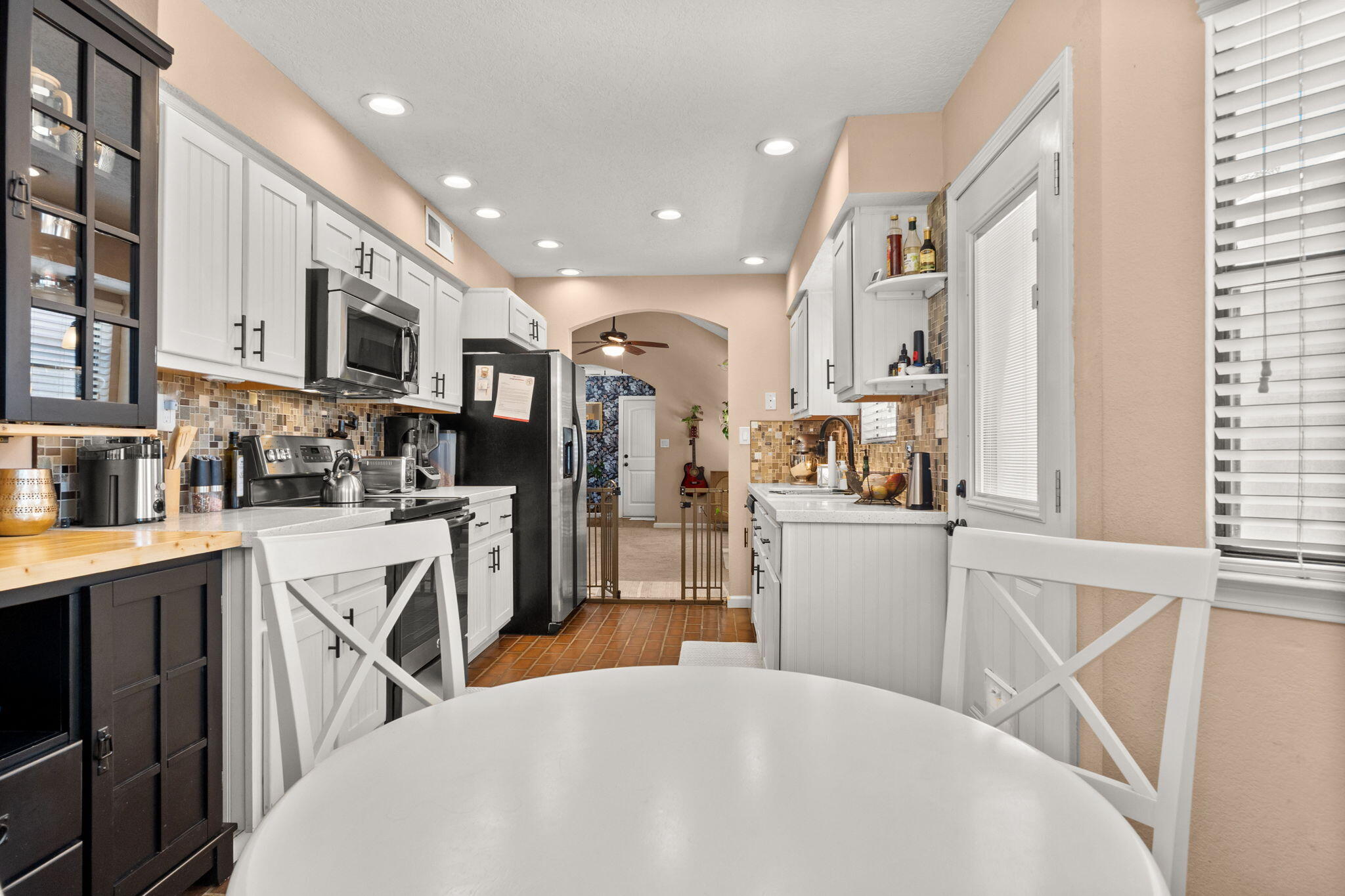 6104 MUSTANG Lane NW