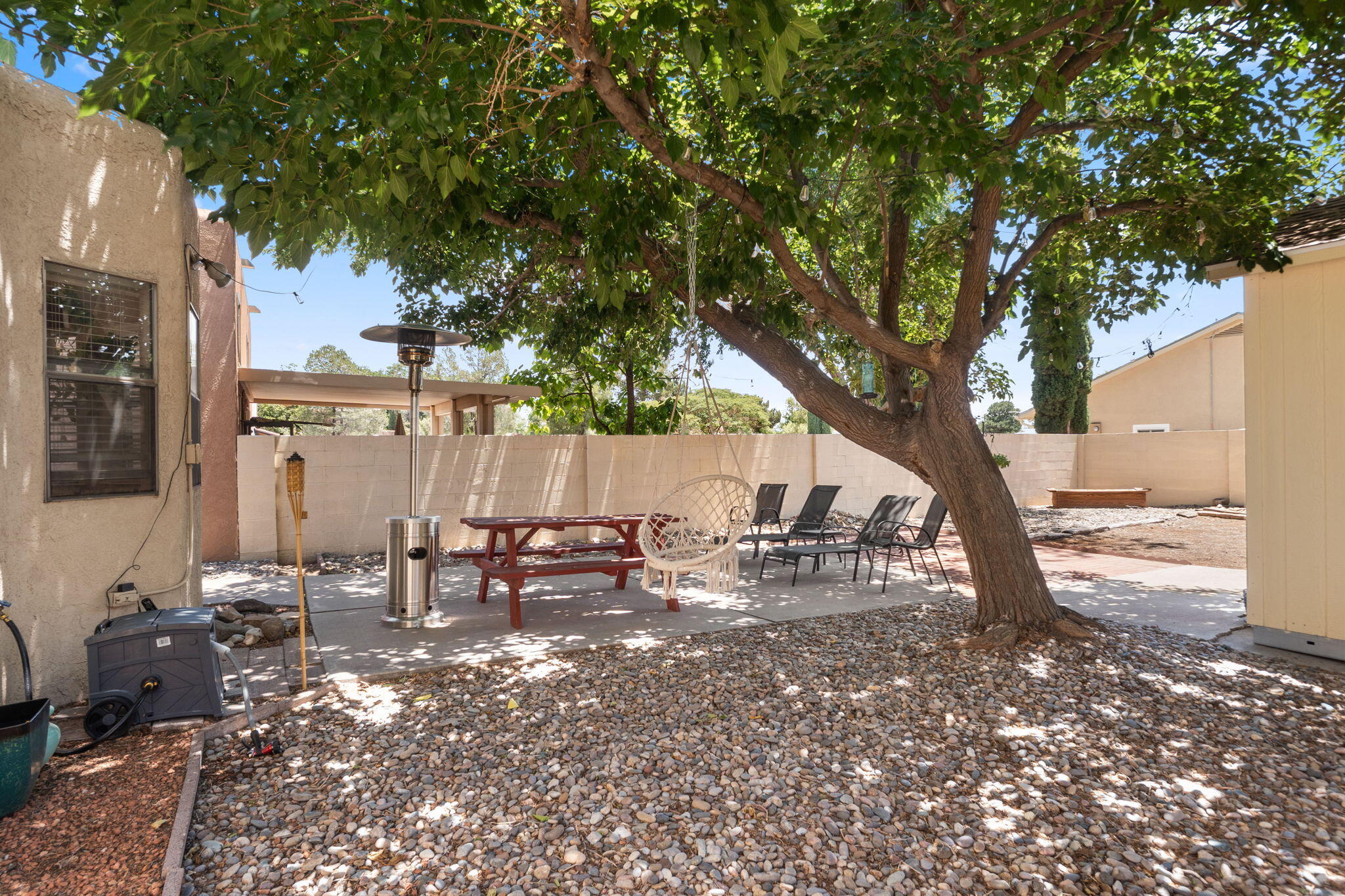 6104 MUSTANG Lane NW