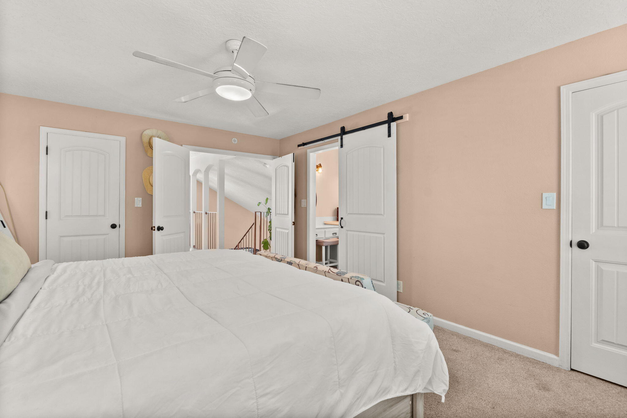 6104 MUSTANG Lane NW