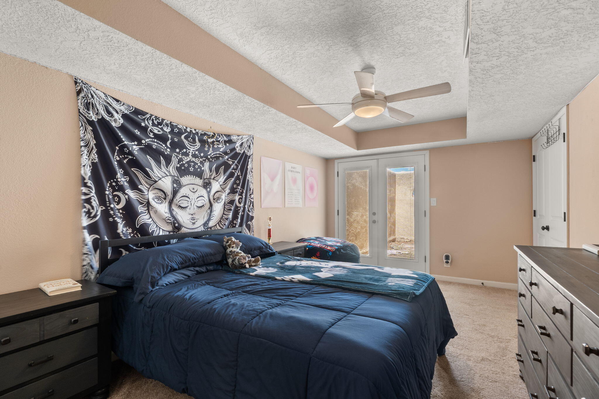 6104 MUSTANG Lane NW