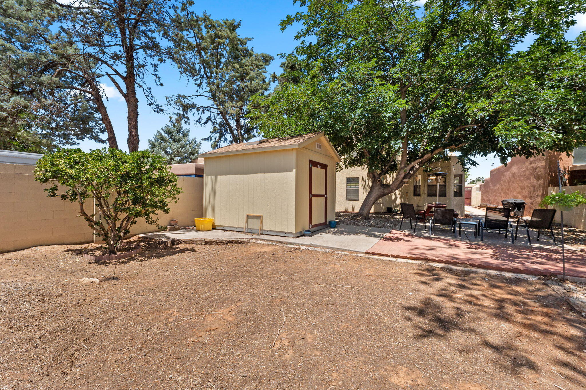 6104 MUSTANG Lane NW