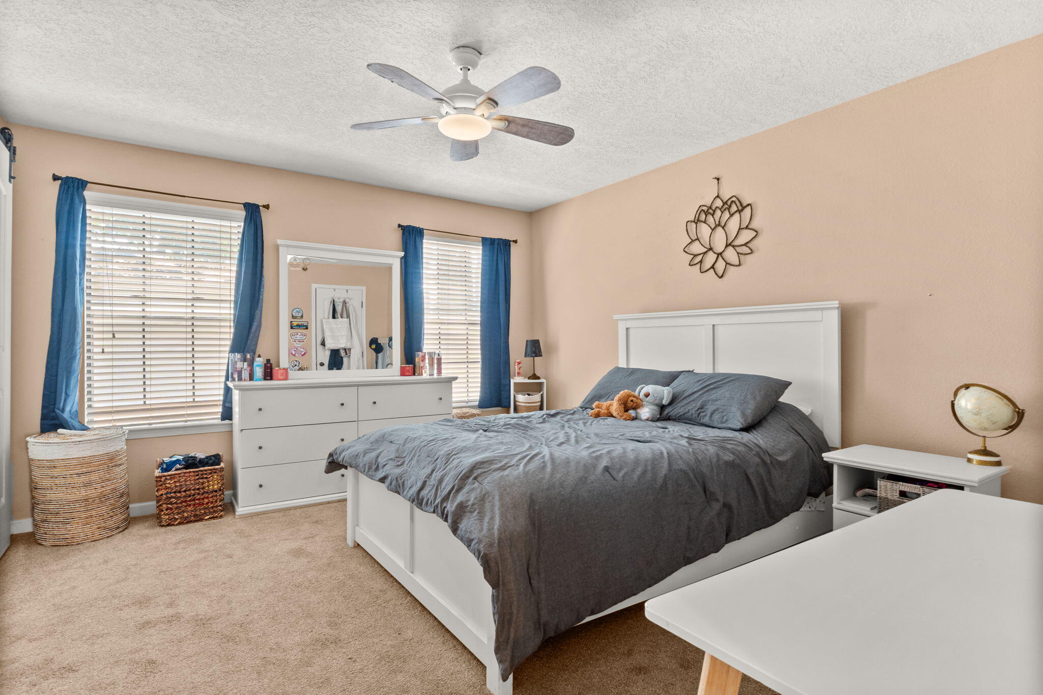 6104 MUSTANG Lane NW