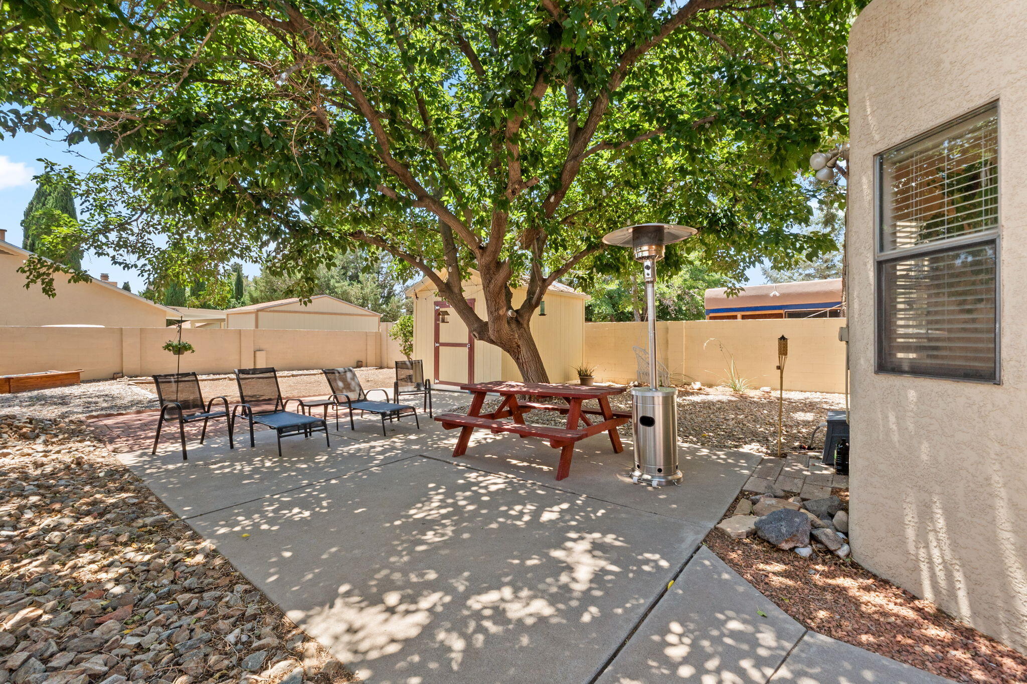 6104 MUSTANG Lane NW