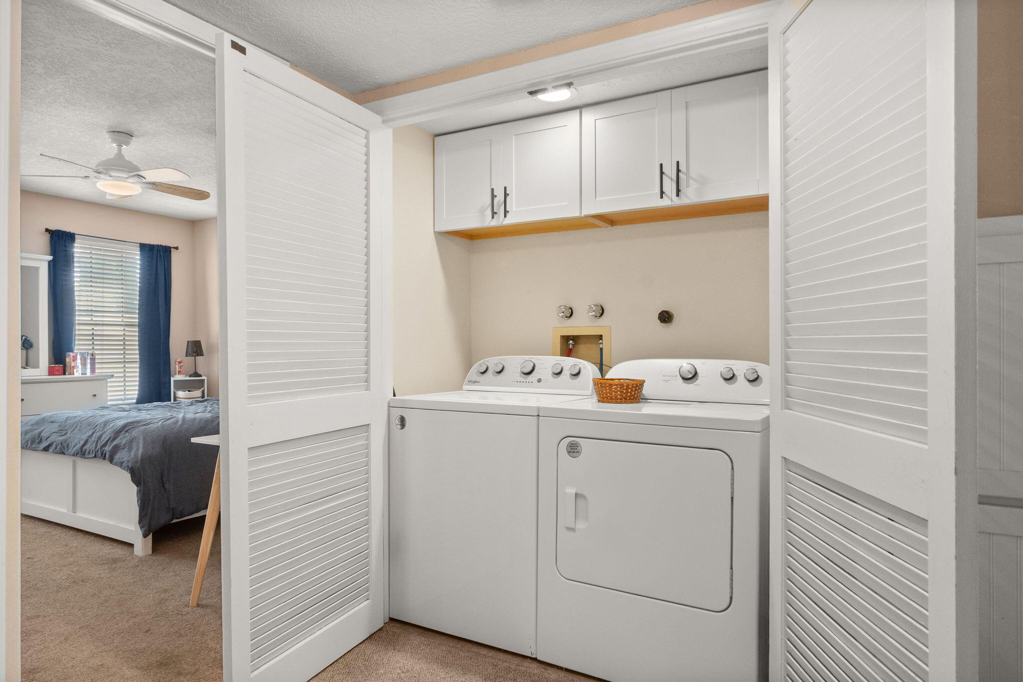 6104 MUSTANG Lane NW