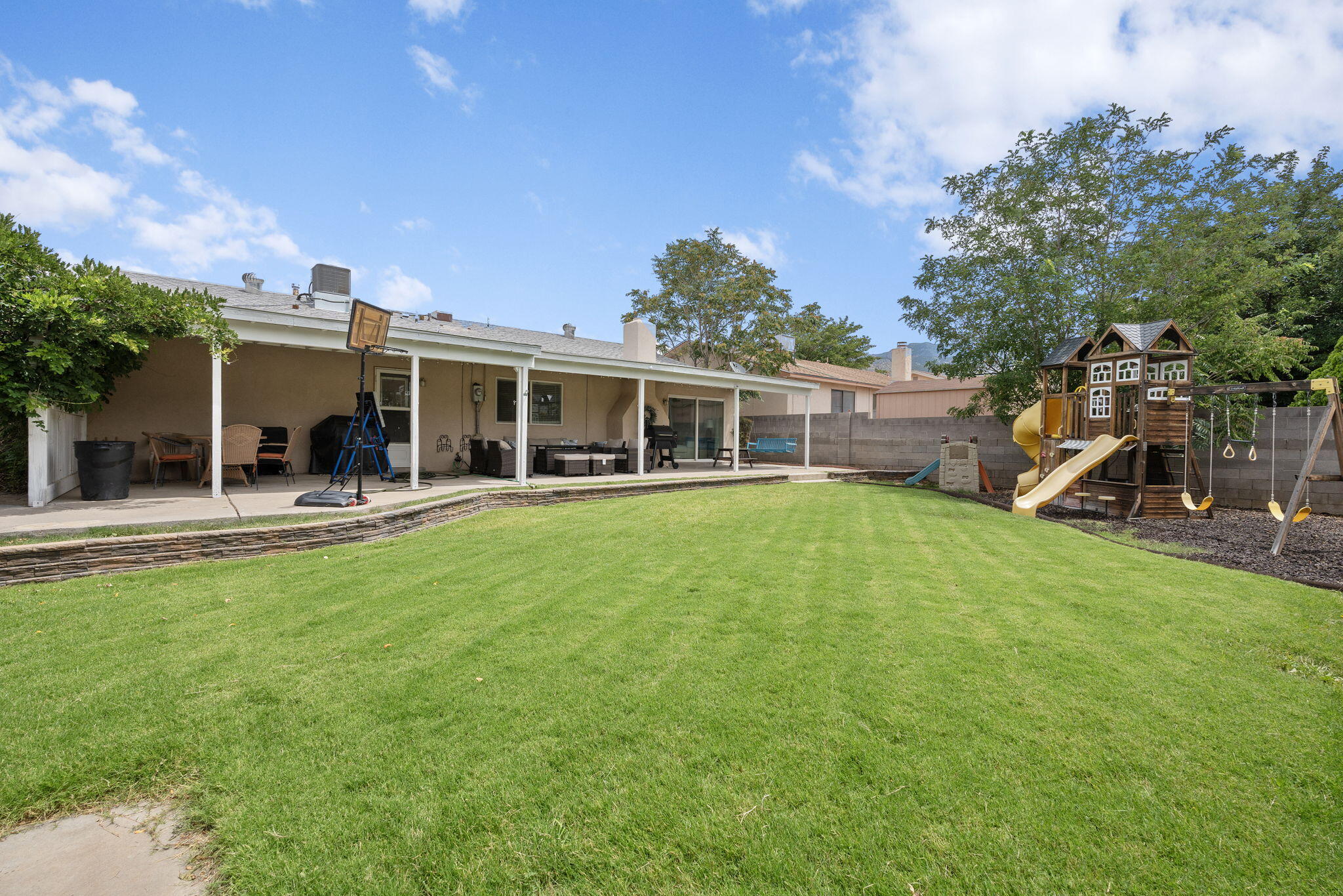 12412 SUMMER Avenue NE