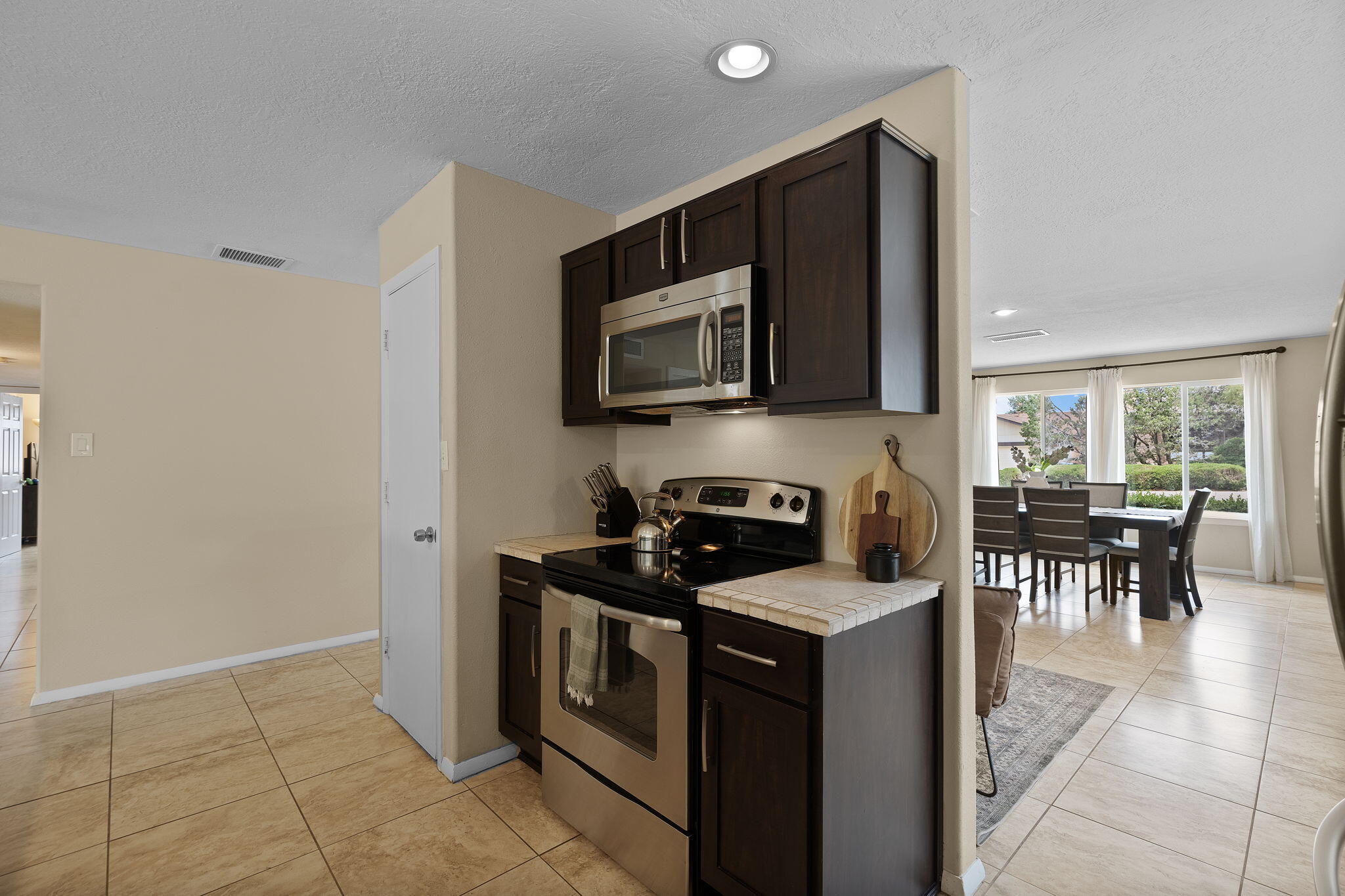 12412 SUMMER Avenue NE