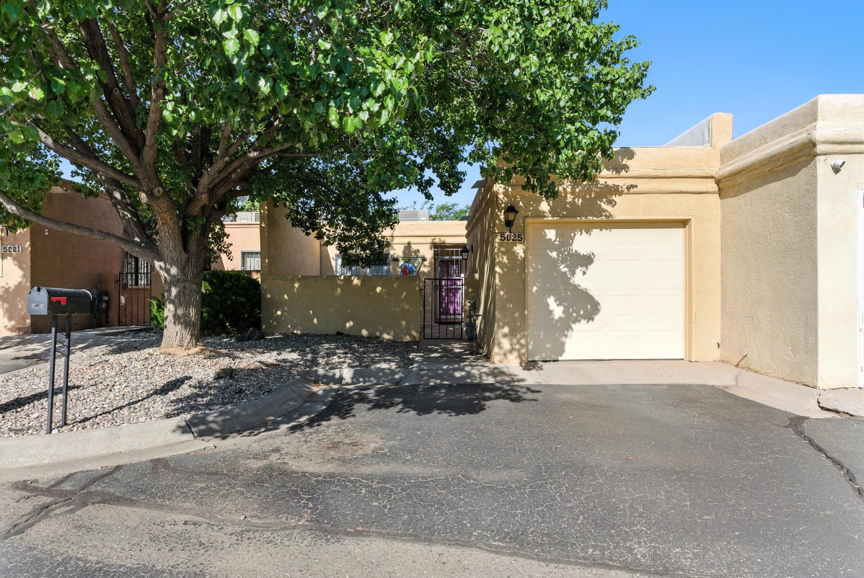 5025 LA FIESTA Drive NE