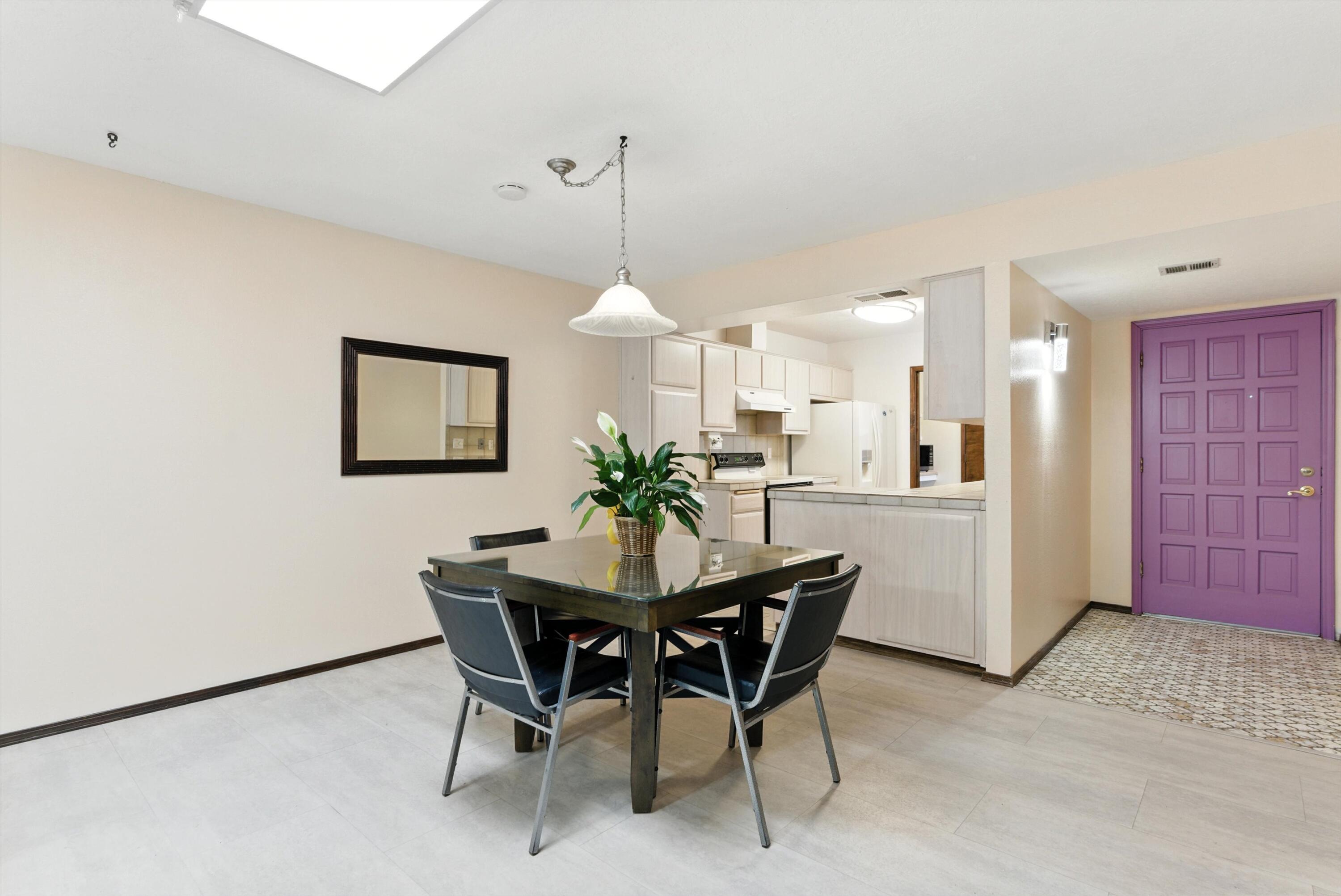 5025 LA FIESTA Drive NE