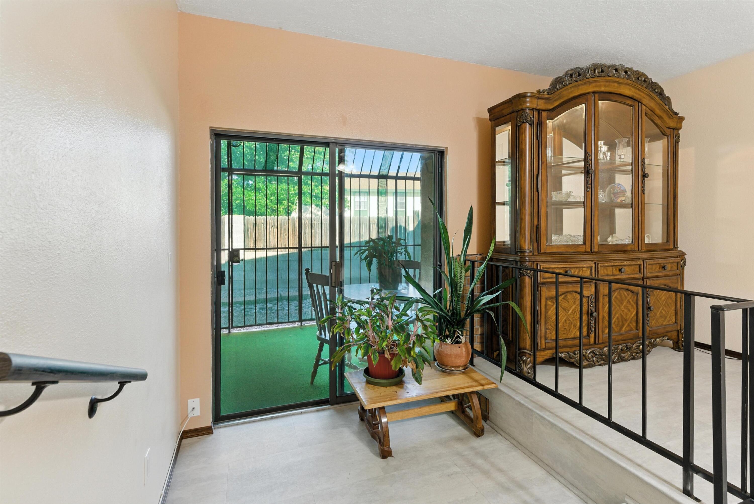 5025 LA FIESTA Drive NE