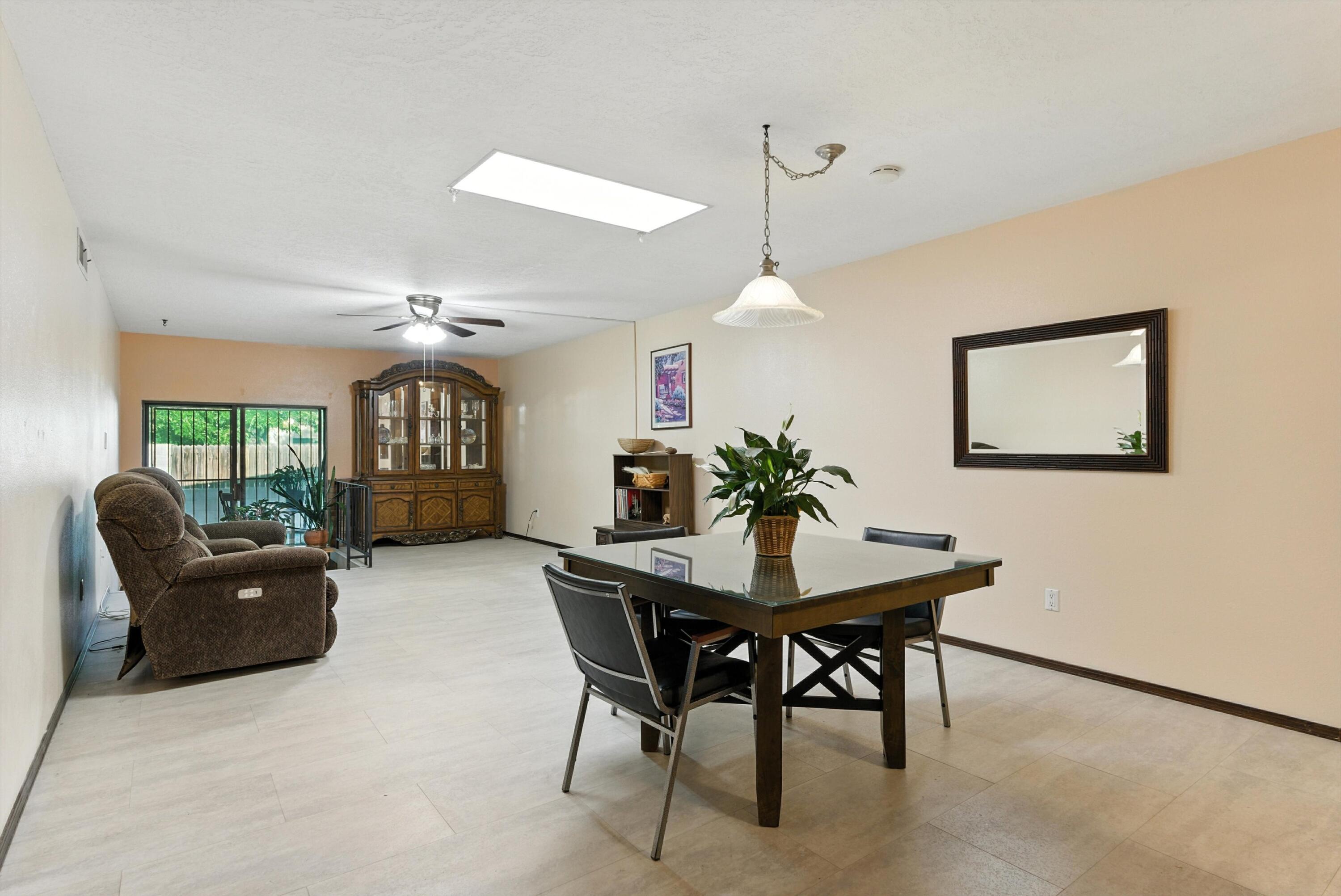 5025 LA FIESTA Drive NE