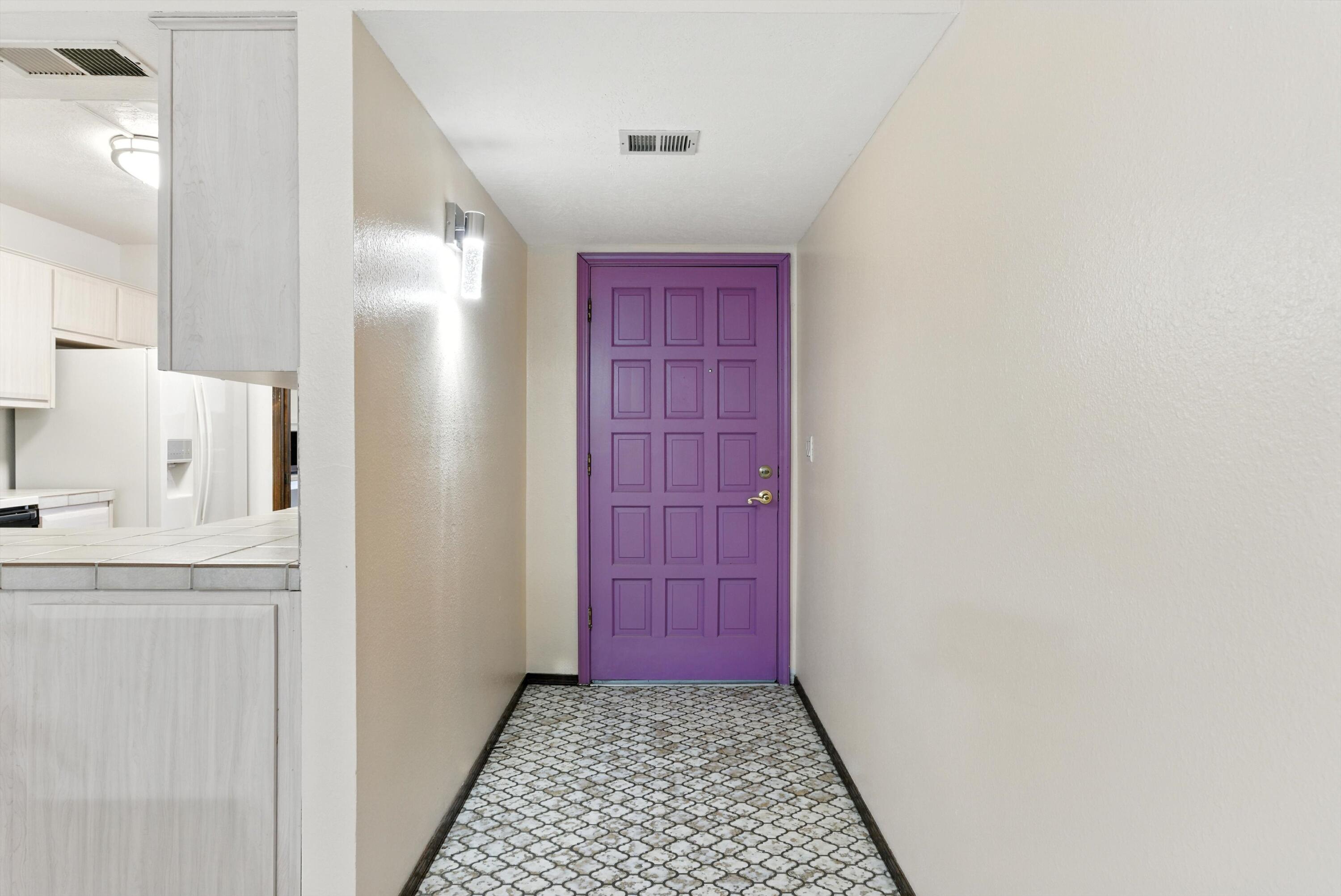 5025 LA FIESTA Drive NE