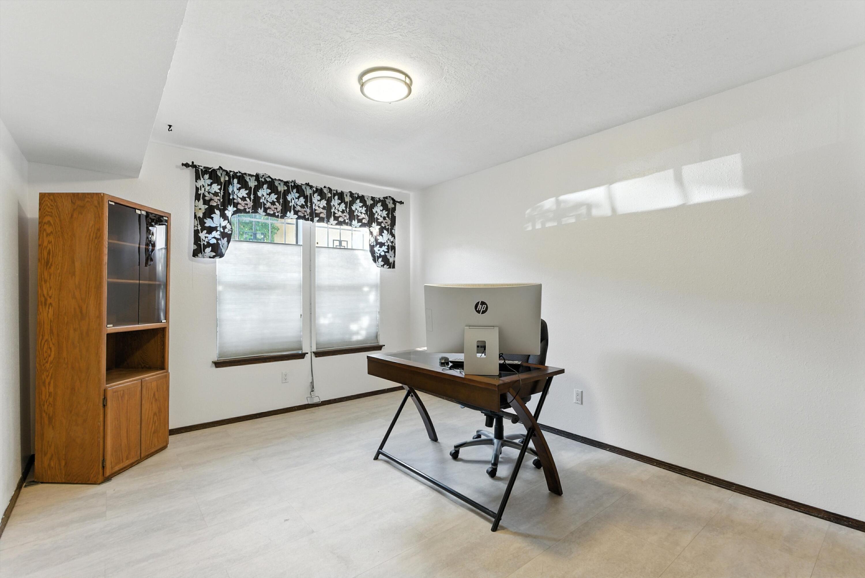 5025 LA FIESTA Drive NE