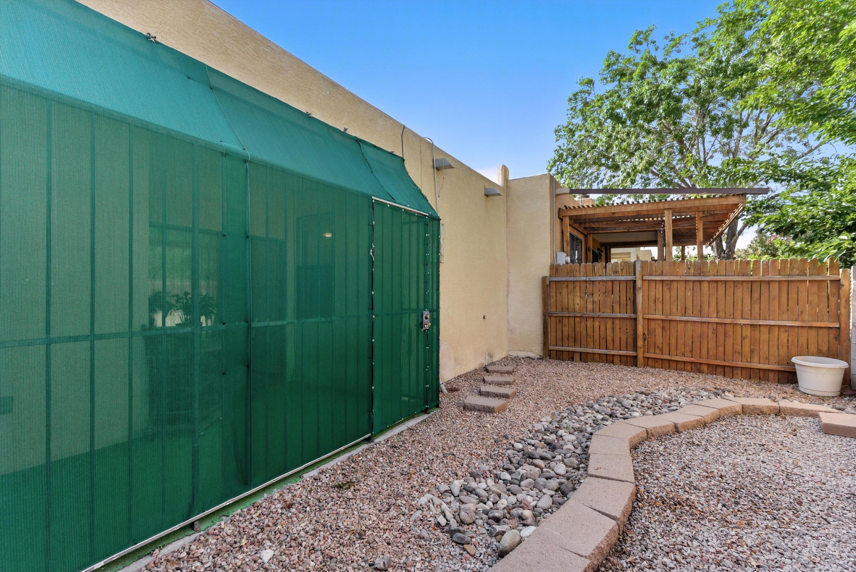 5025 LA FIESTA Drive NE