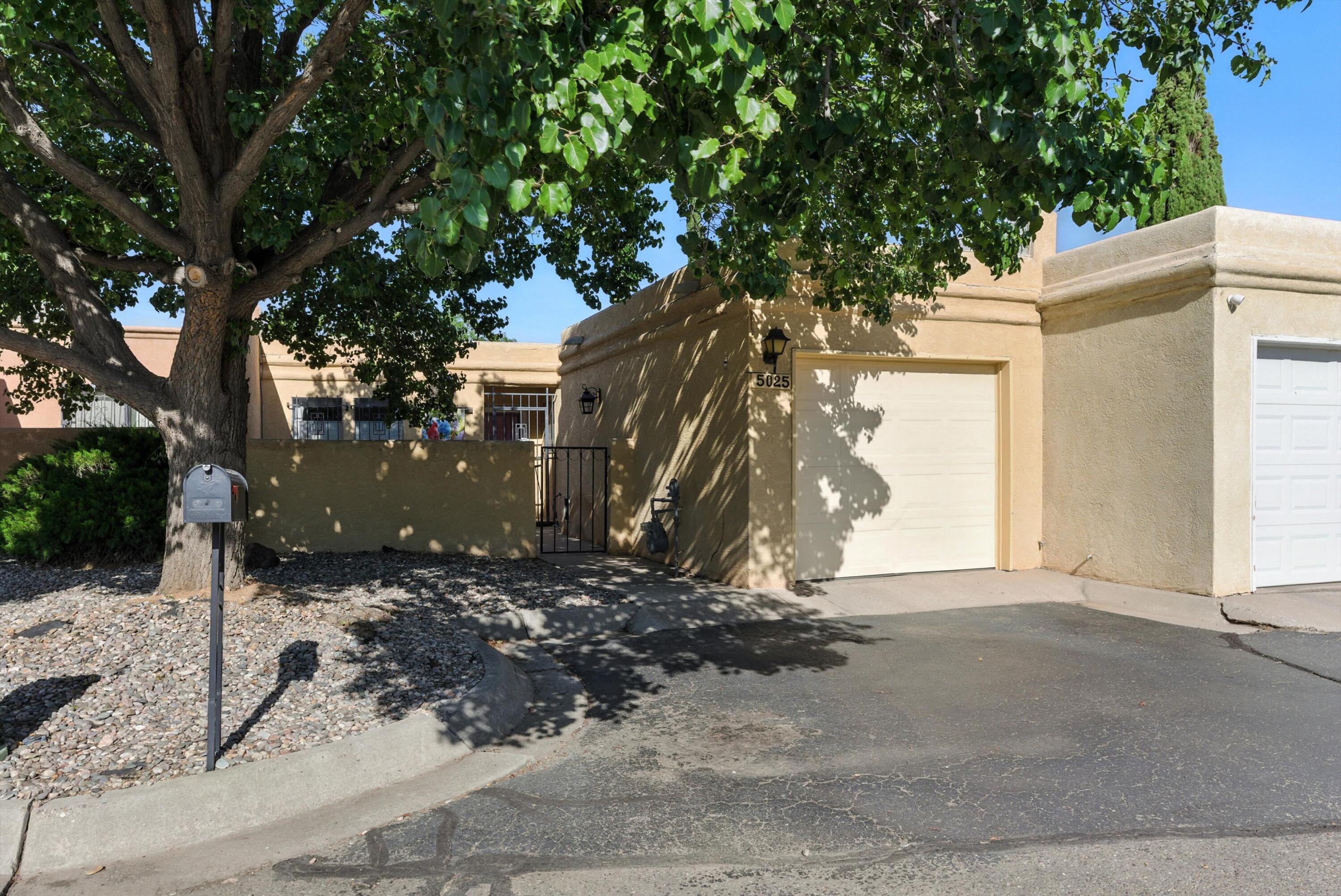 5025 LA FIESTA Drive NE