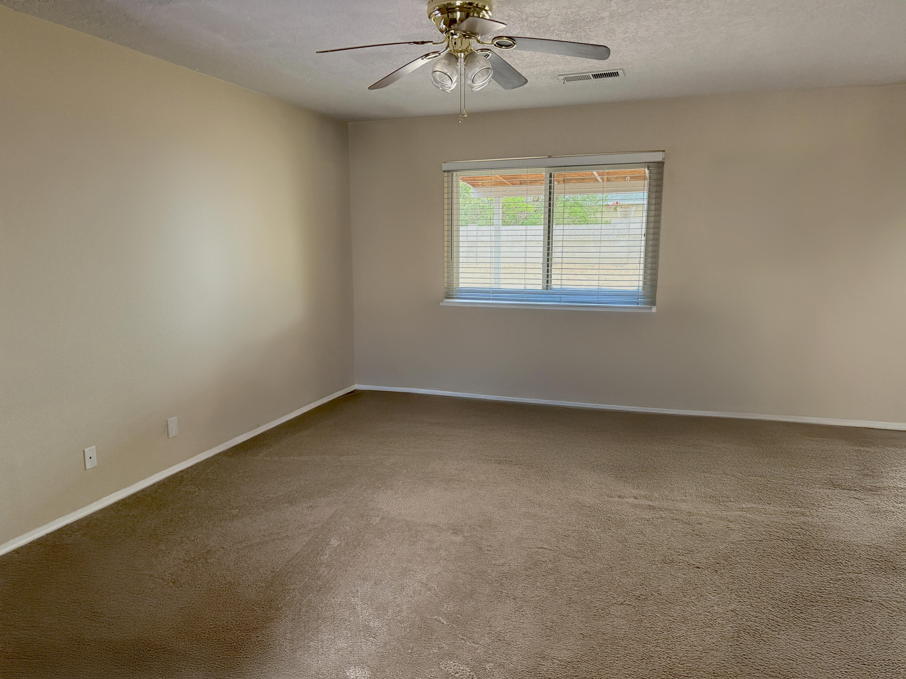 7312 PECHORA Drive NE