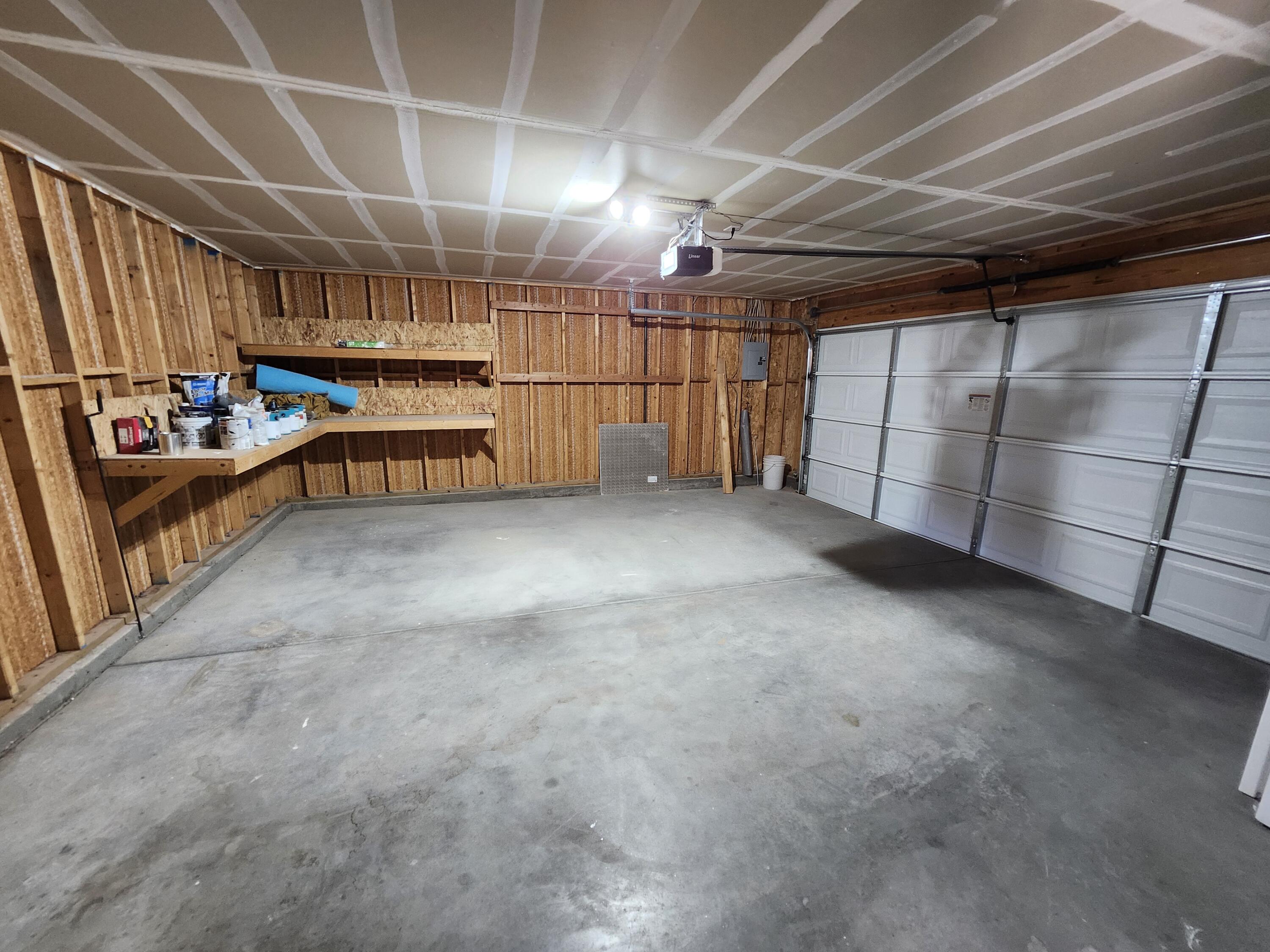 7312 PECHORA Drive NE