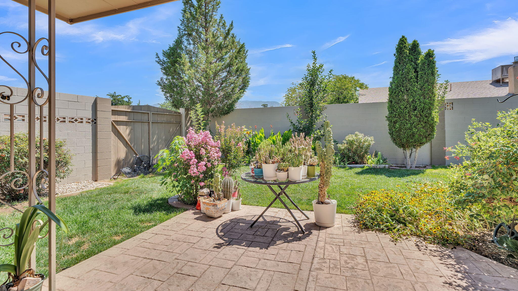 5412 RAWLINGS Road NE