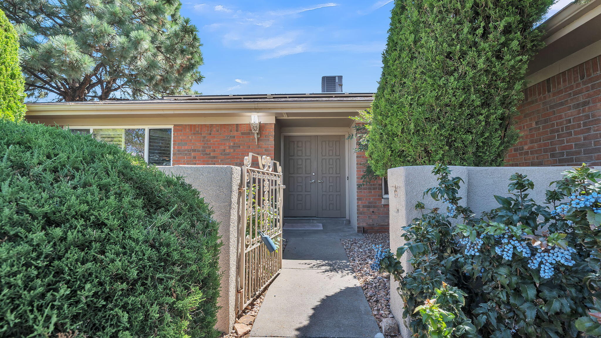 5412 RAWLINGS Road NE