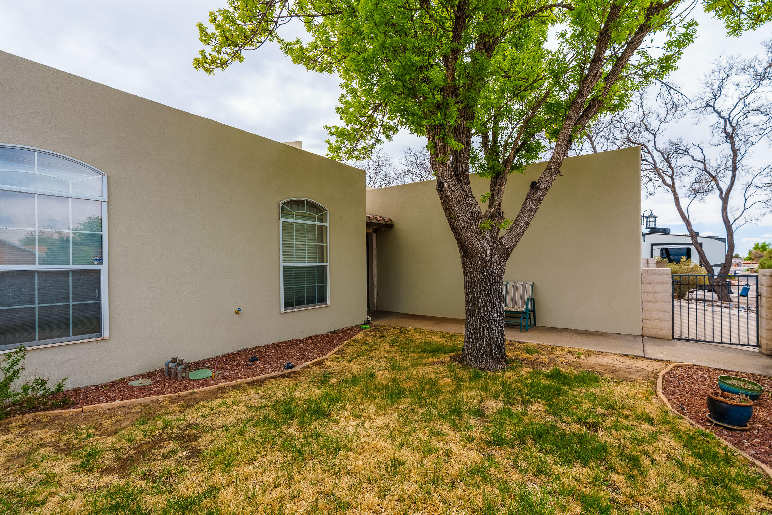 202 UTAH MEADOW Road NE