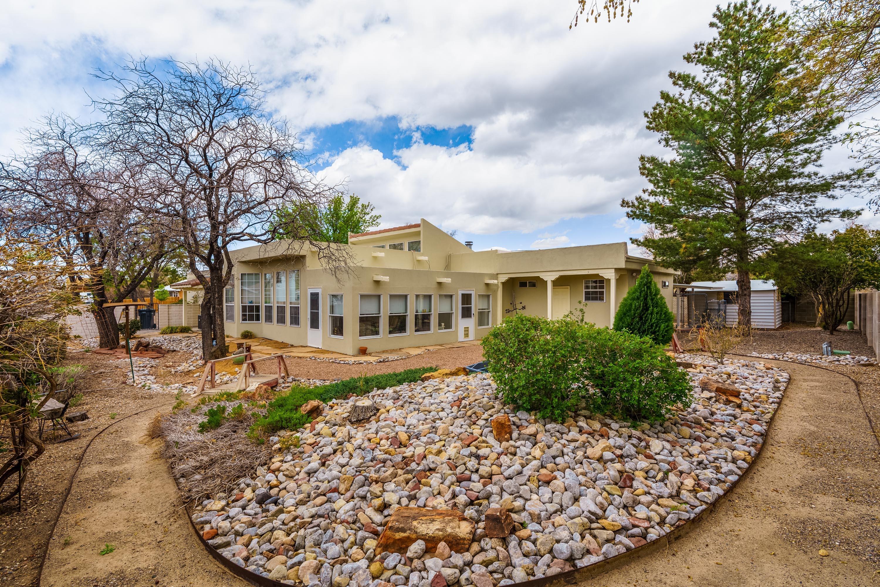 202 UTAH MEADOW Road NE