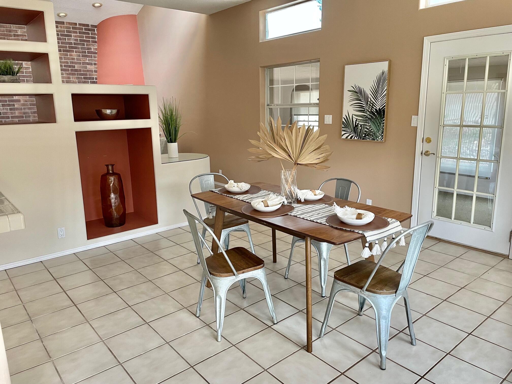 202 UTAH MEADOW Road NE