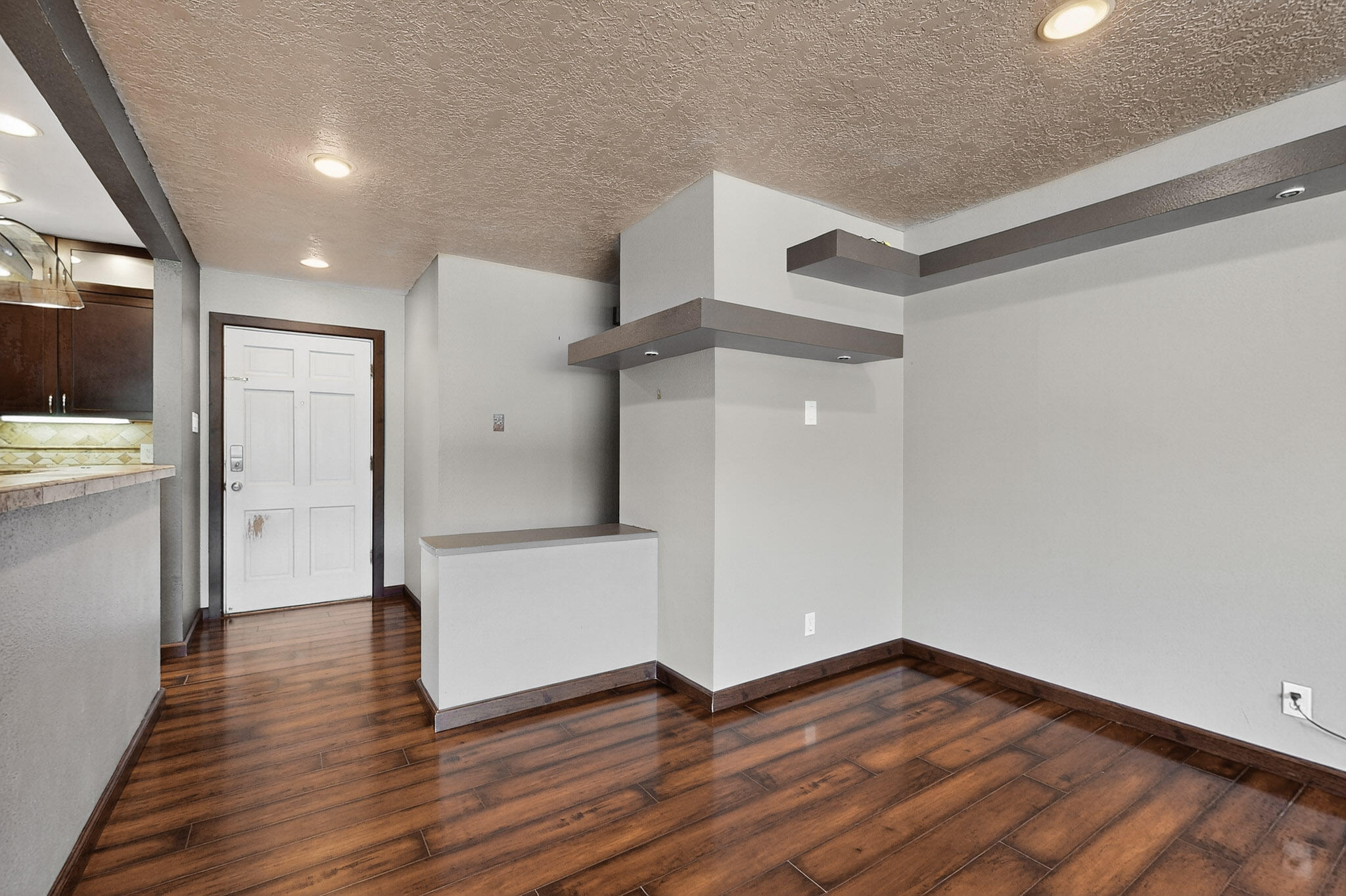 8505 BELLROSE Avenue NE