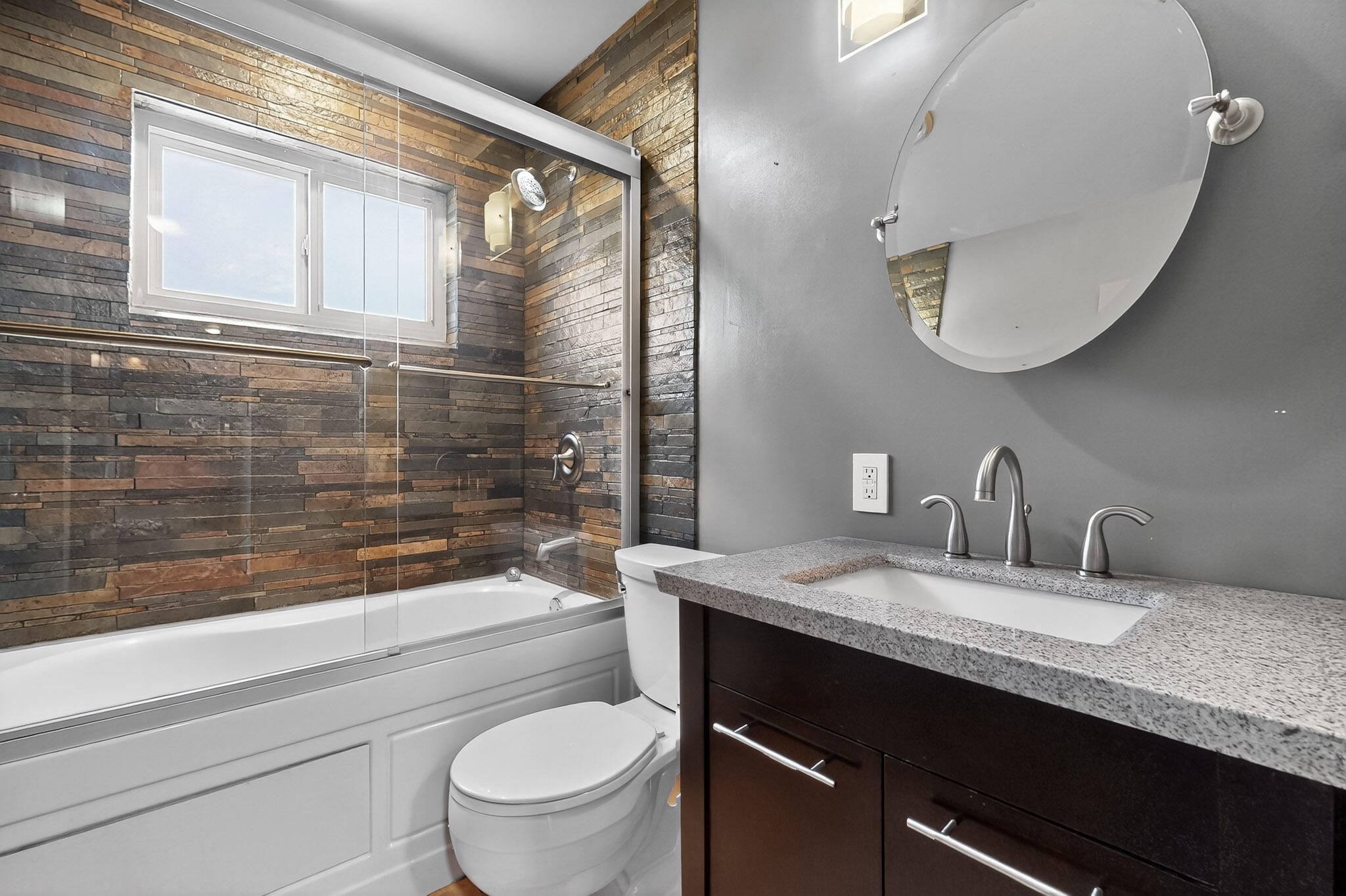 8505 BELLROSE Avenue NE