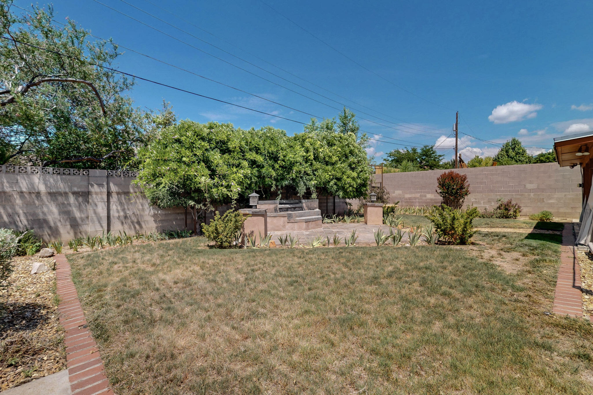 8505 BELLROSE Avenue NE