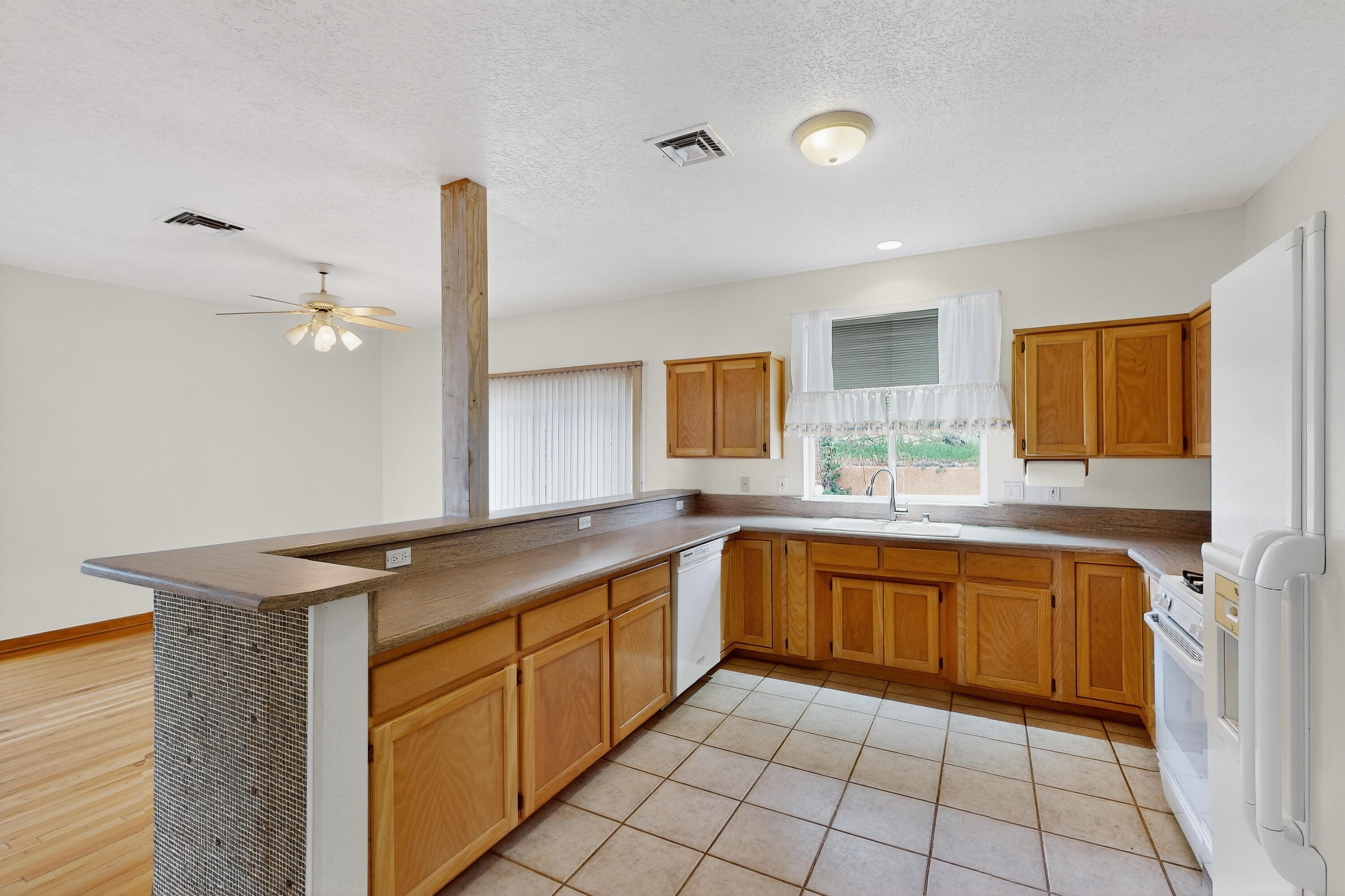 55 WESTERN SADDLE Drive