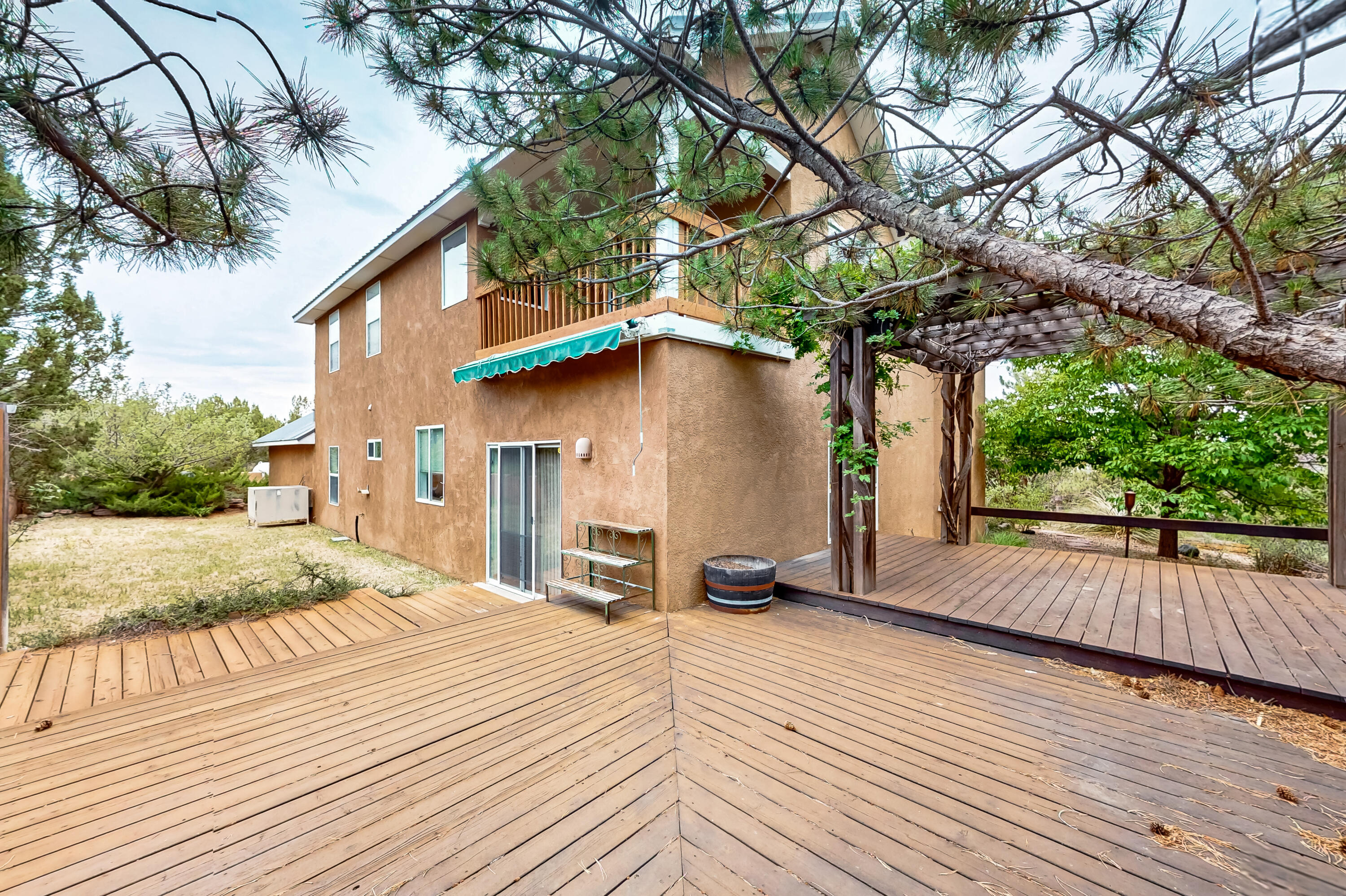 55 WESTERN SADDLE Drive