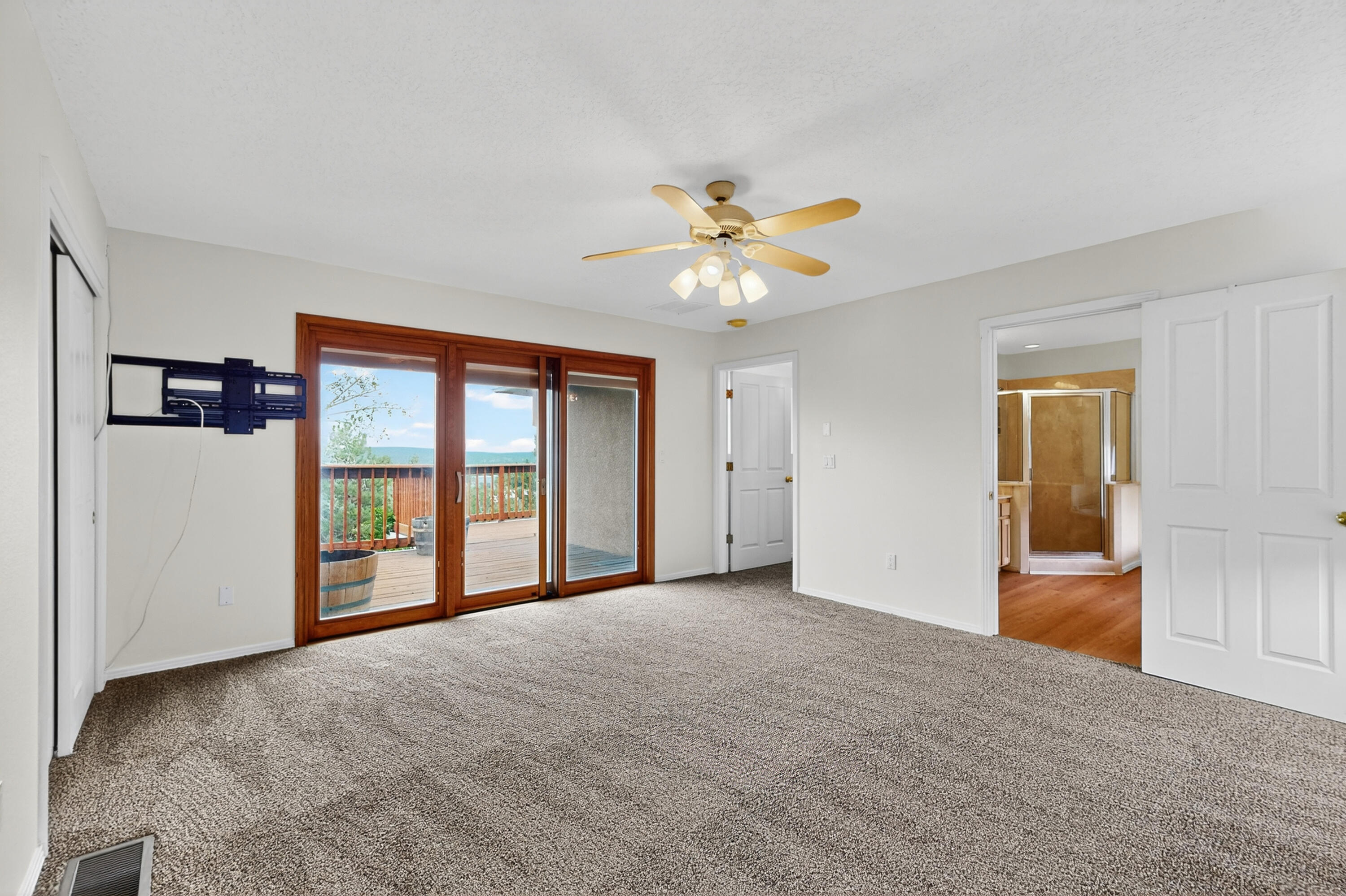 55 WESTERN SADDLE Drive