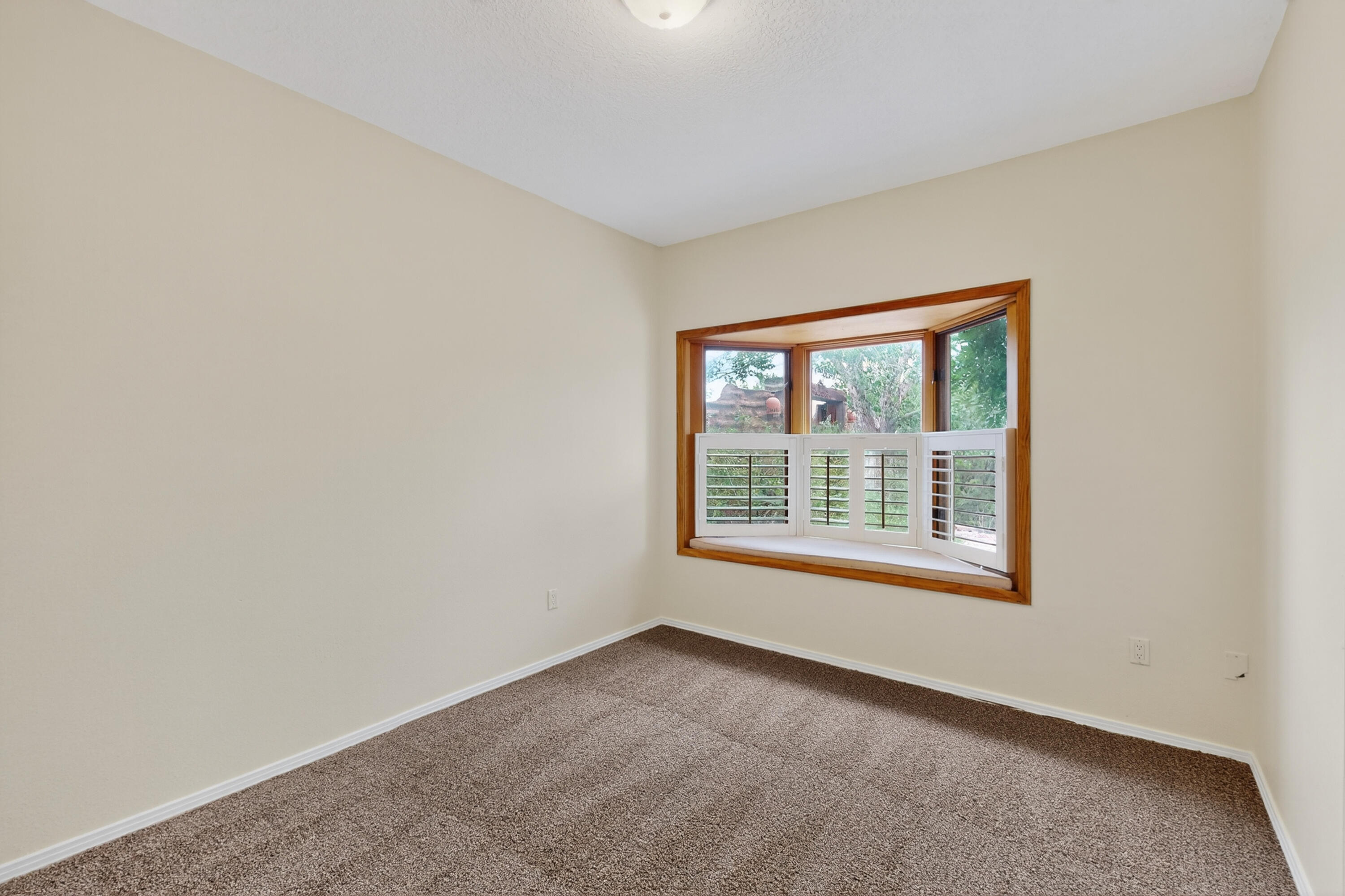 55 WESTERN SADDLE Drive