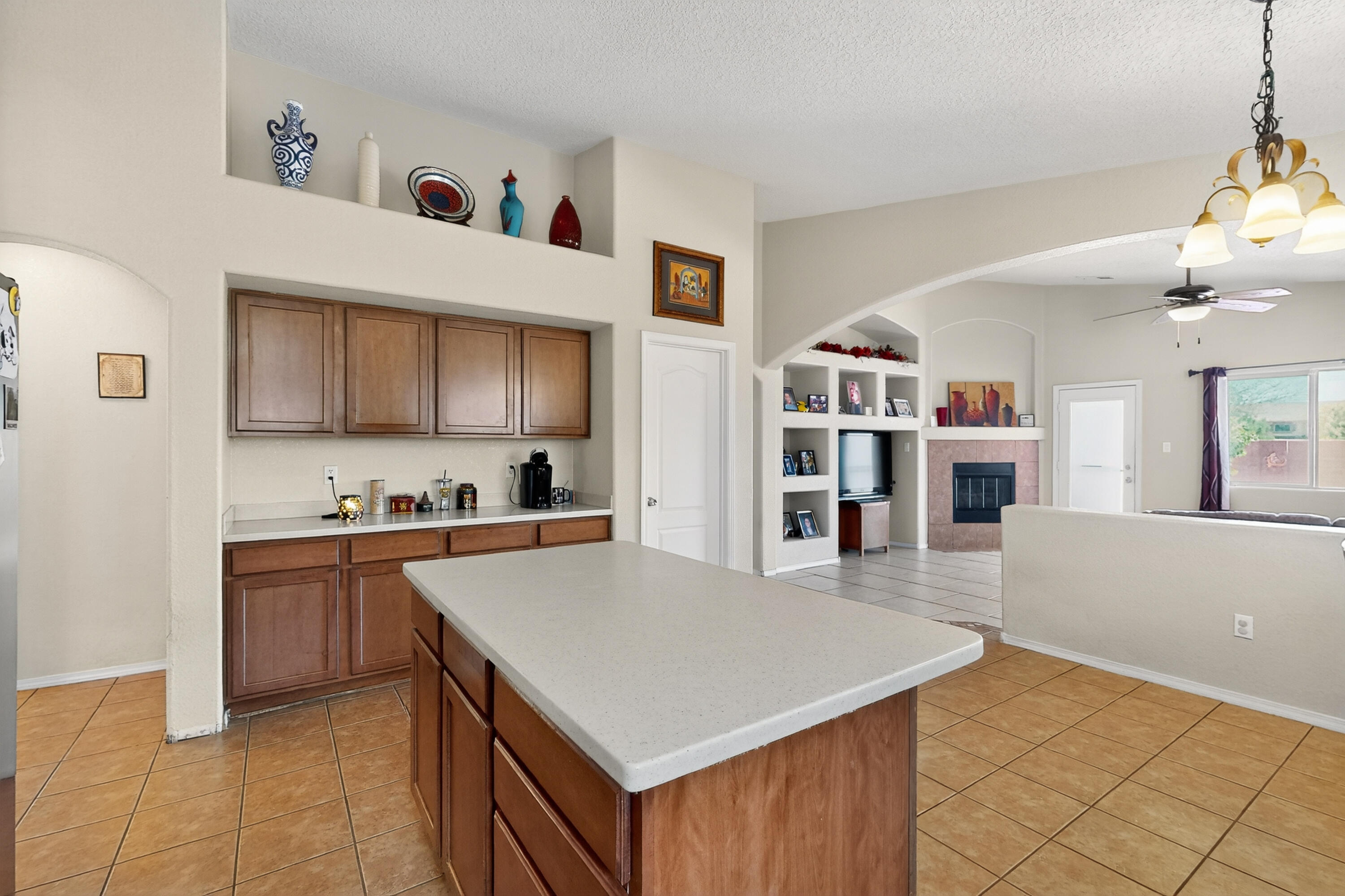 1404 SIDEWINDER Road NE