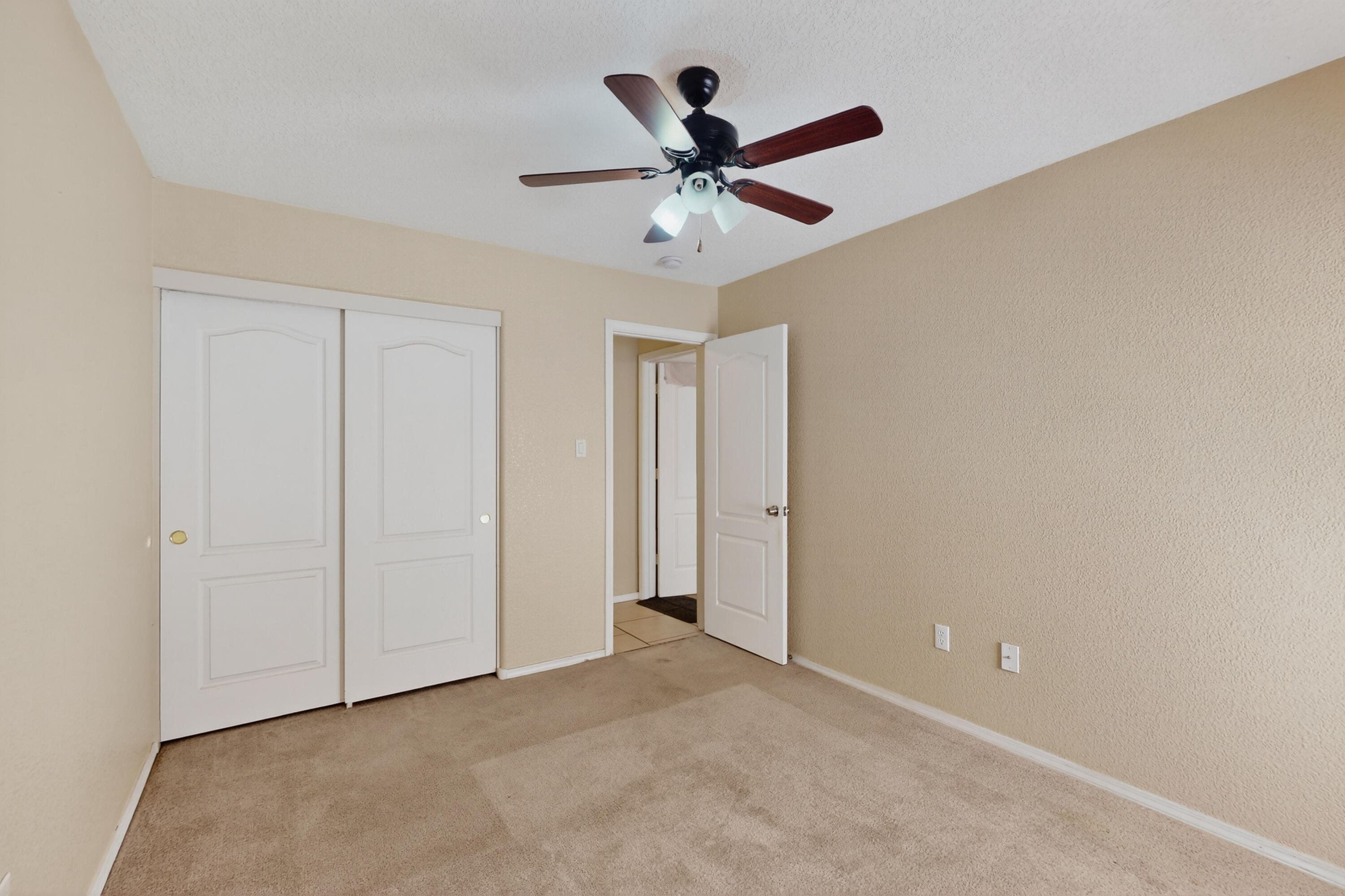 1404 SIDEWINDER Road NE