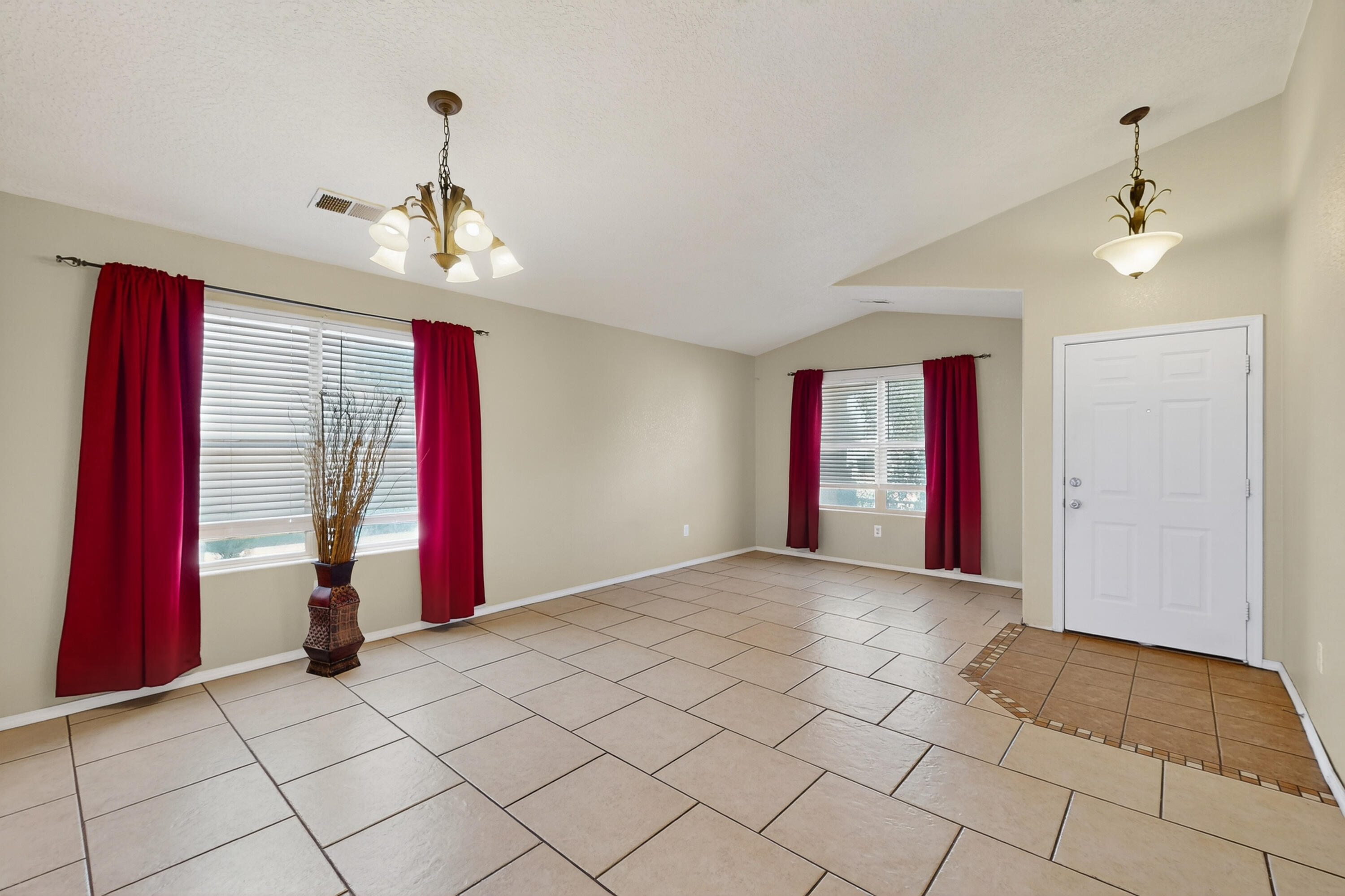 1404 SIDEWINDER Road NE