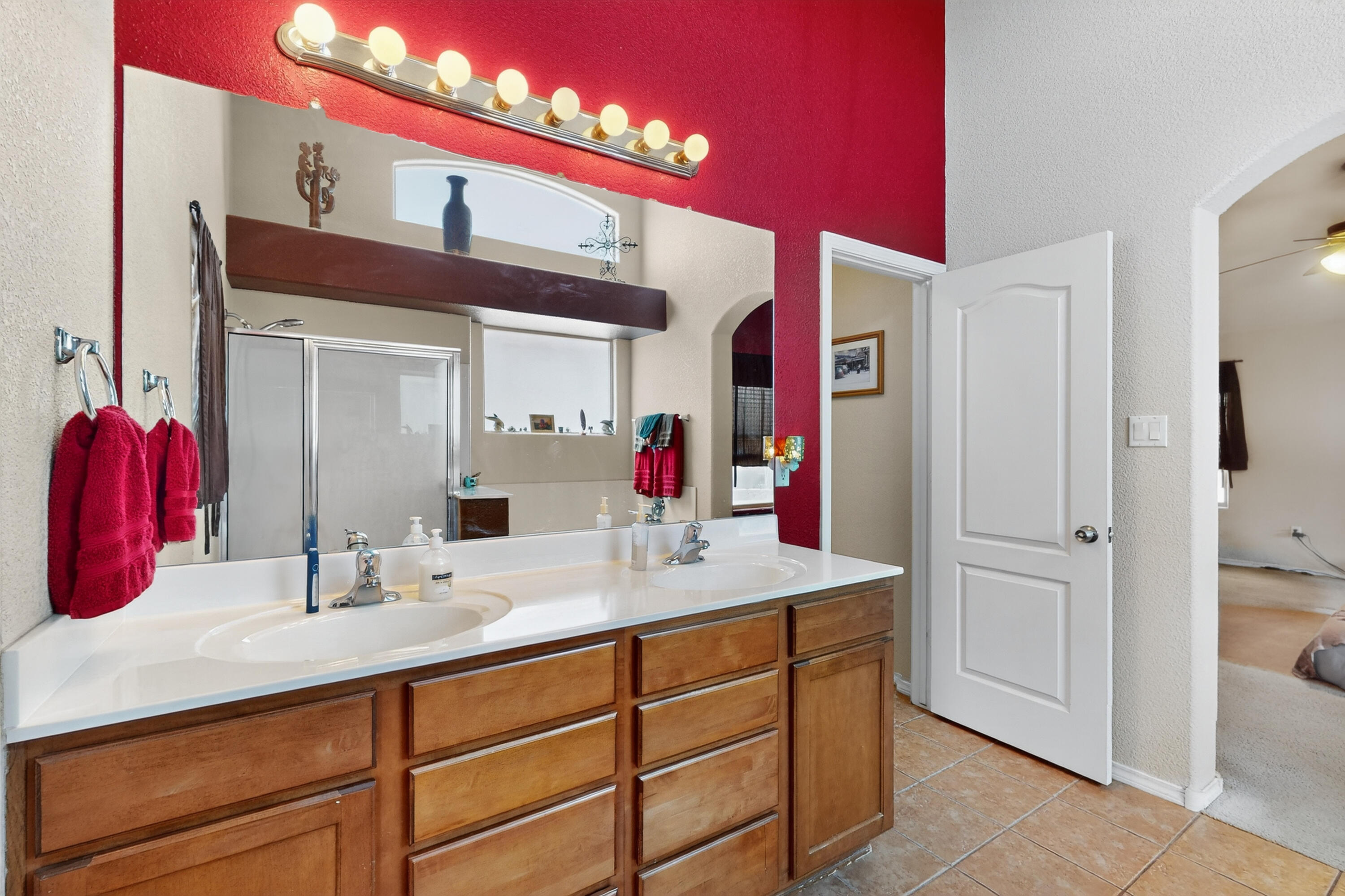 1404 SIDEWINDER Road NE