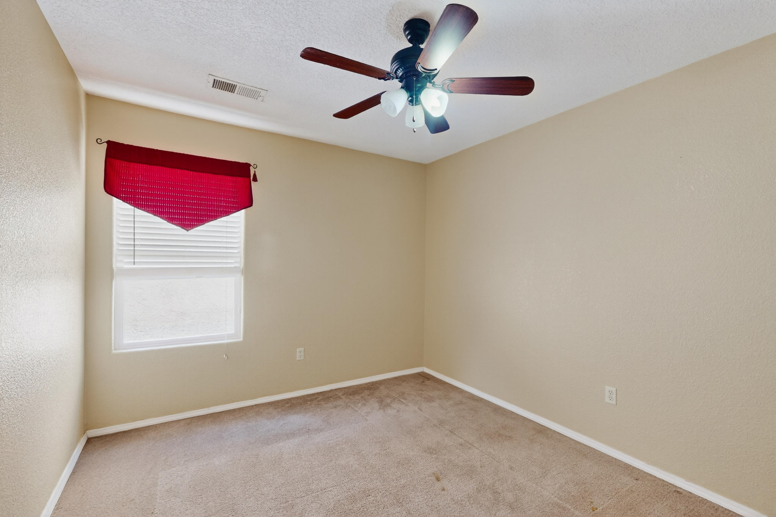 1404 SIDEWINDER Road NE