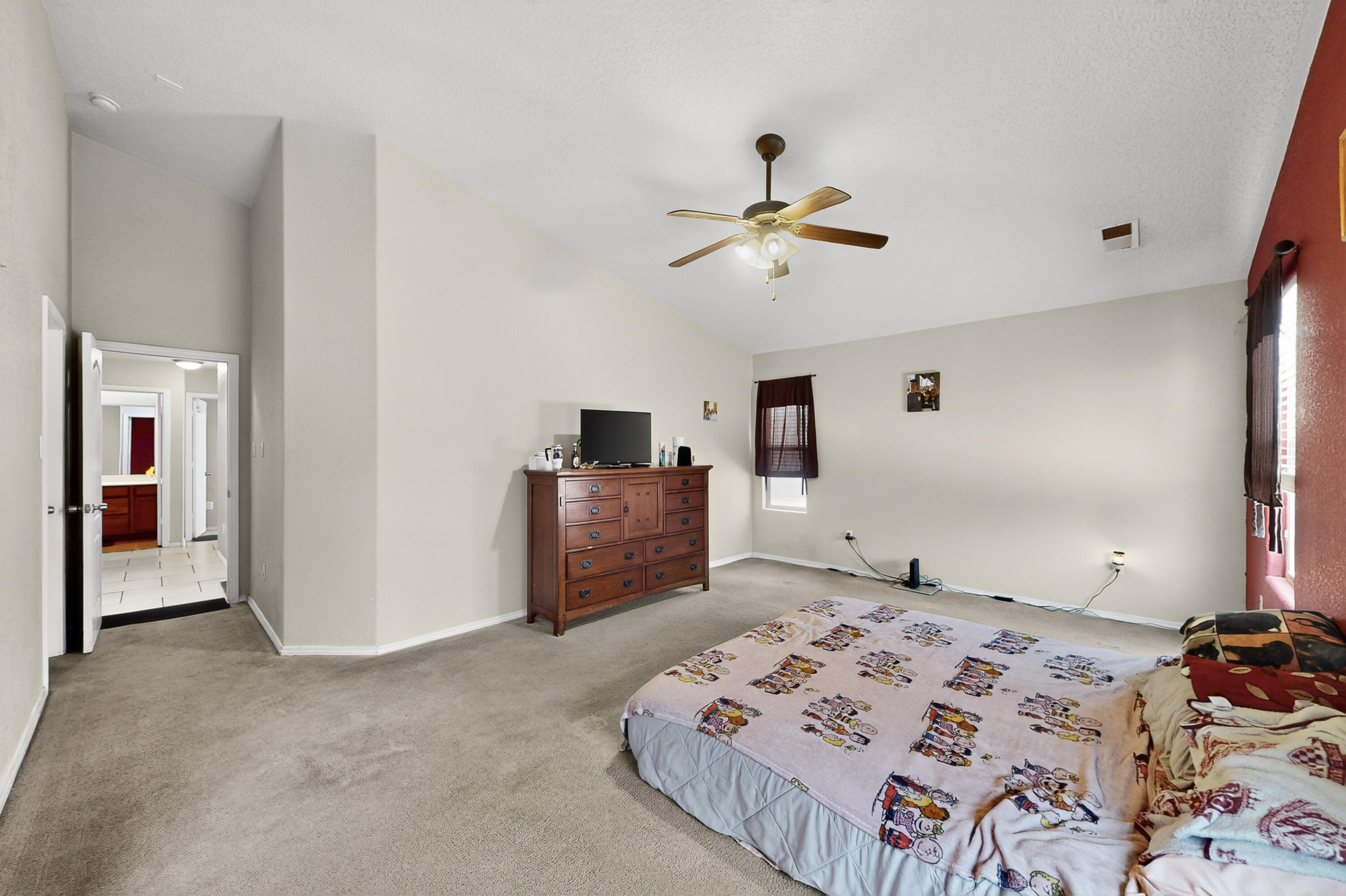 1404 SIDEWINDER Road NE