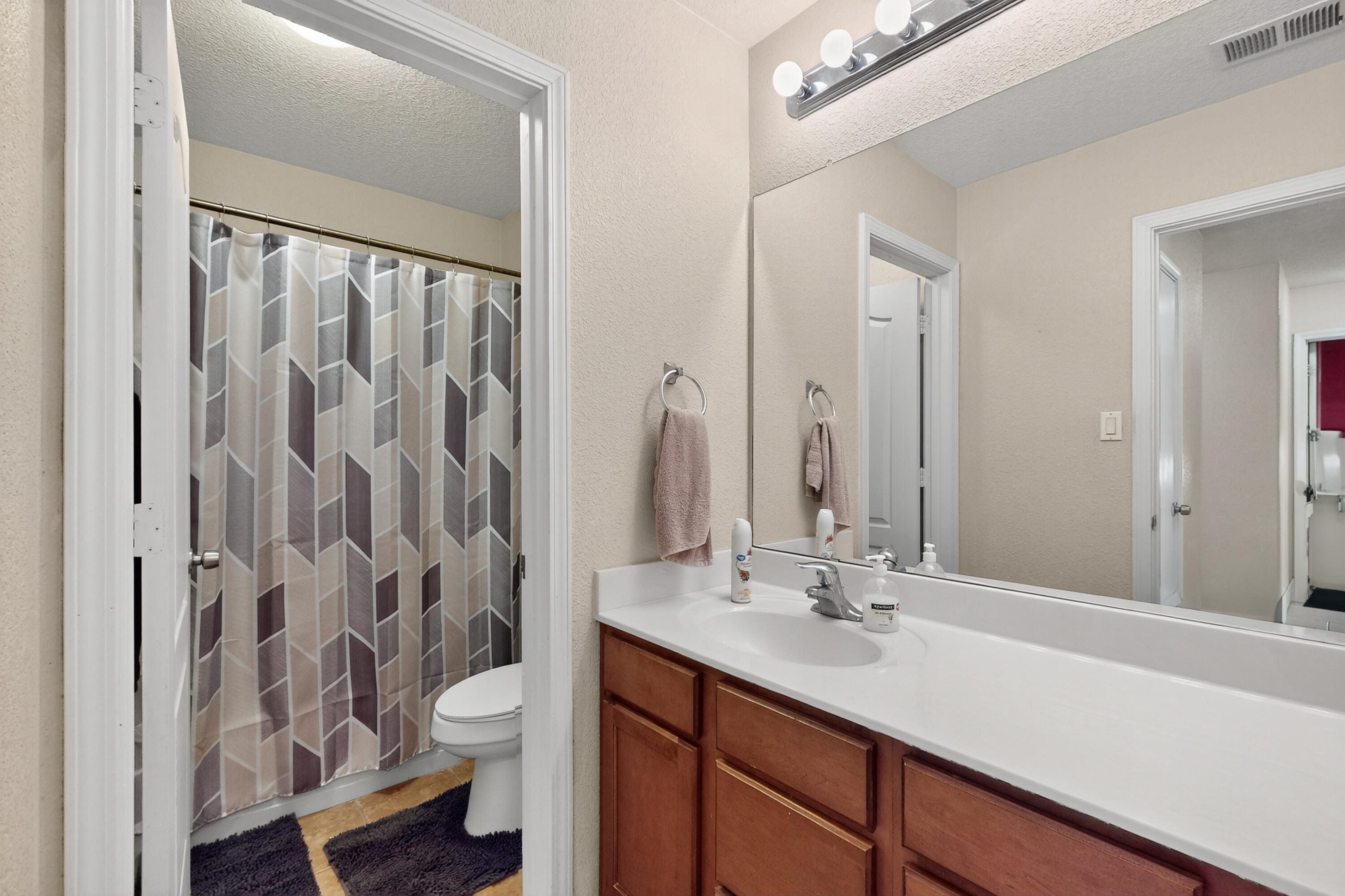 1404 SIDEWINDER Road NE