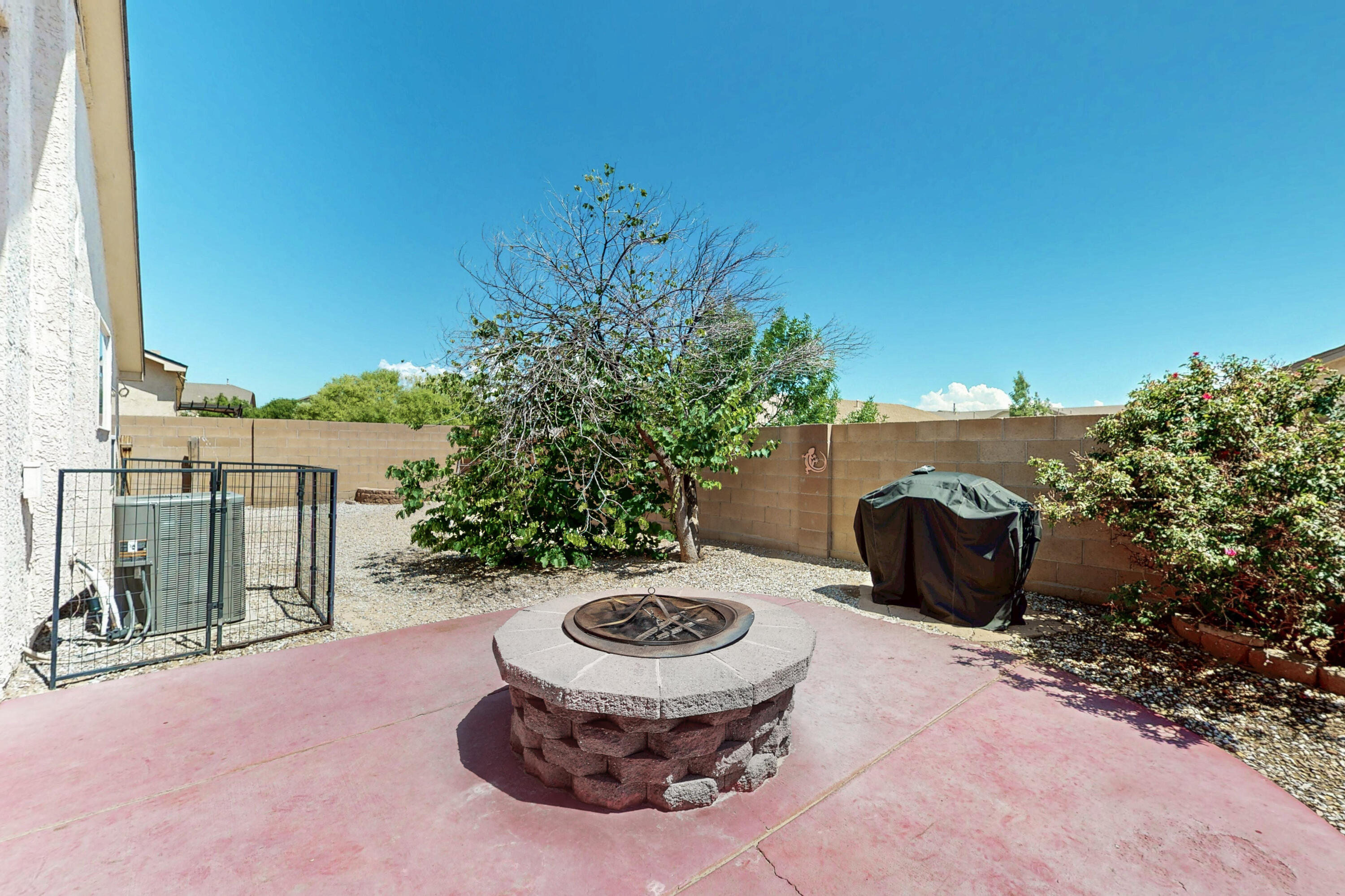 1404 SIDEWINDER Road NE